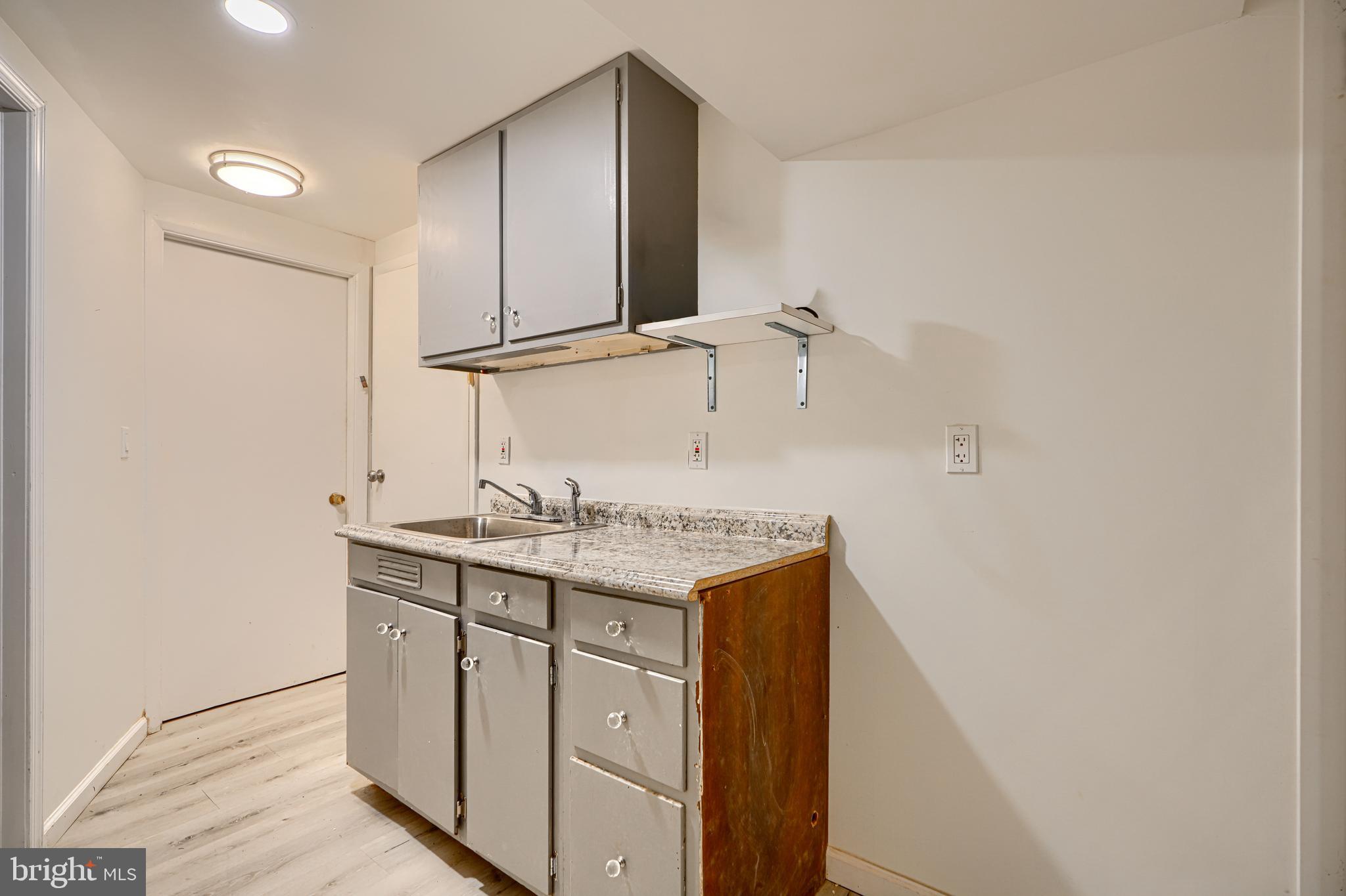 MIDFIELD - Residential