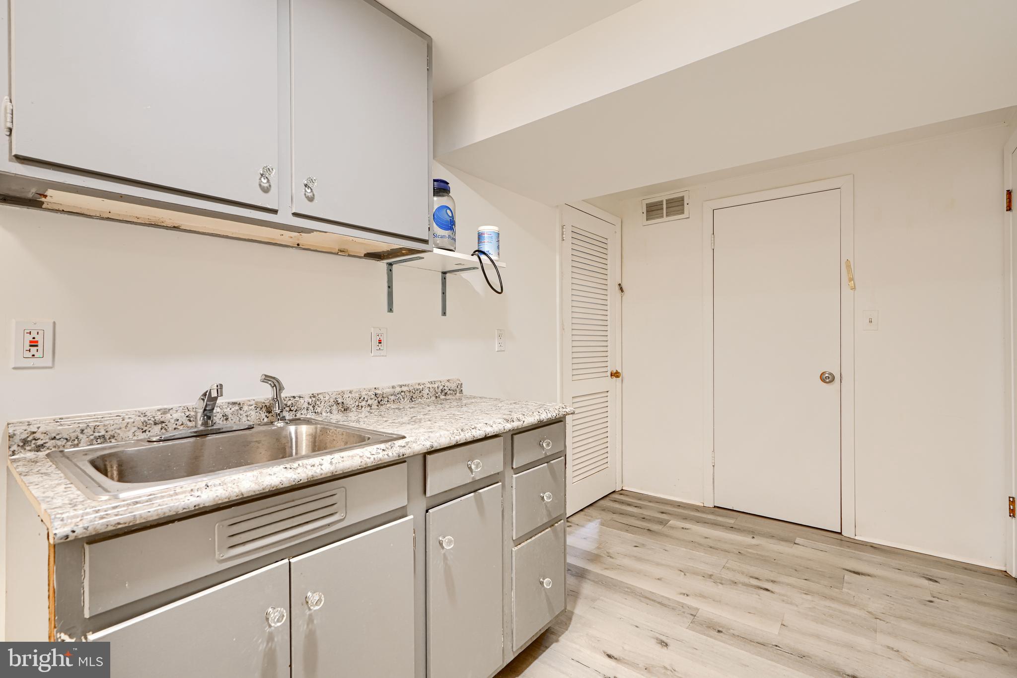 MIDFIELD - Residential