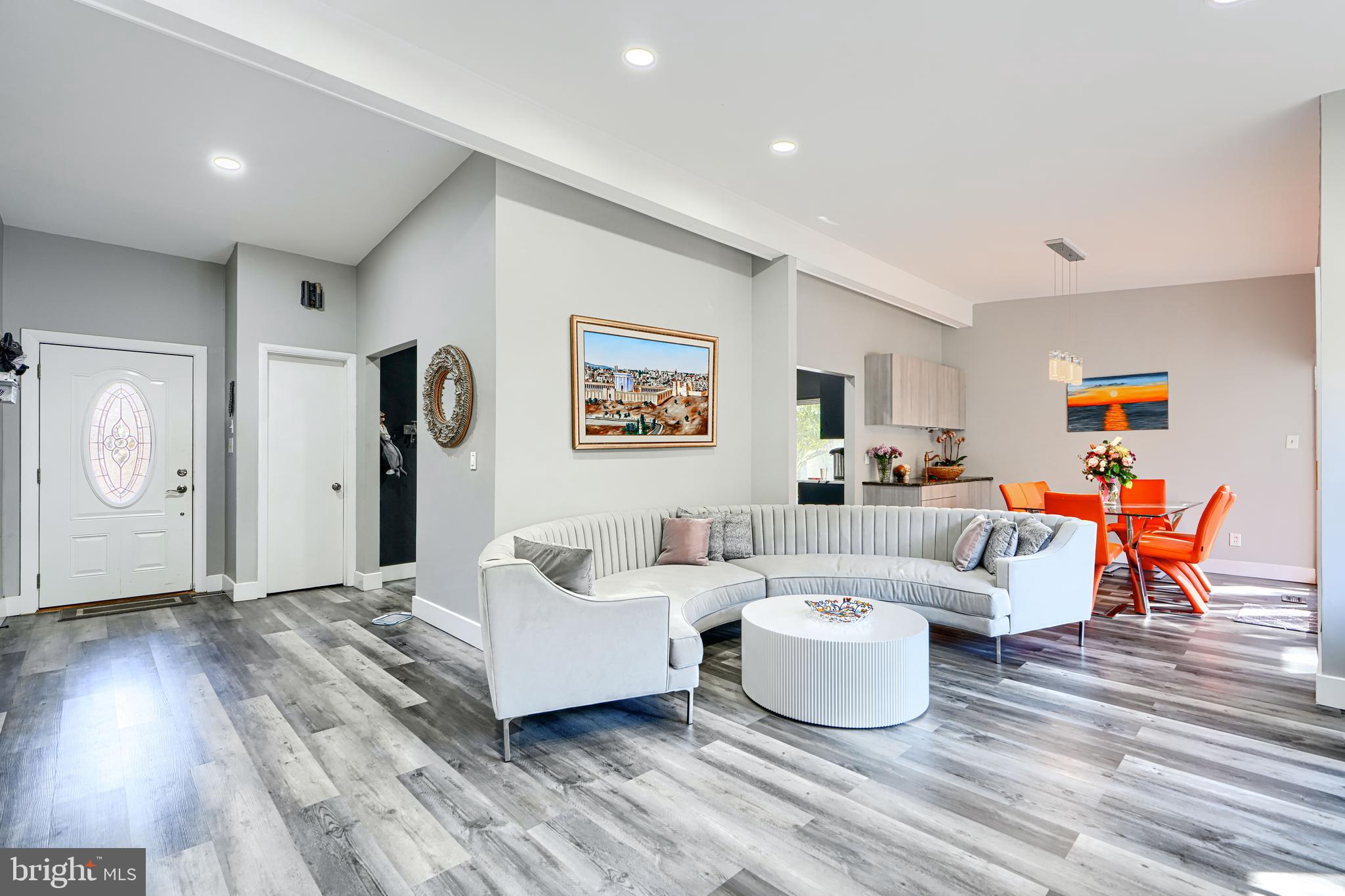 MIDFIELD - Residential