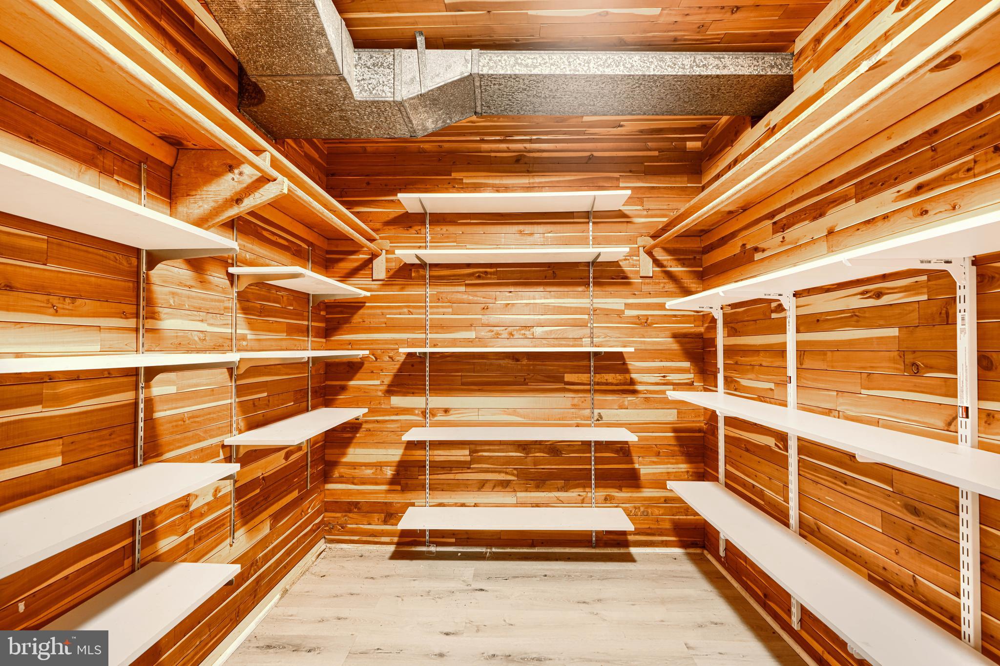 MIDFIELD - Residential