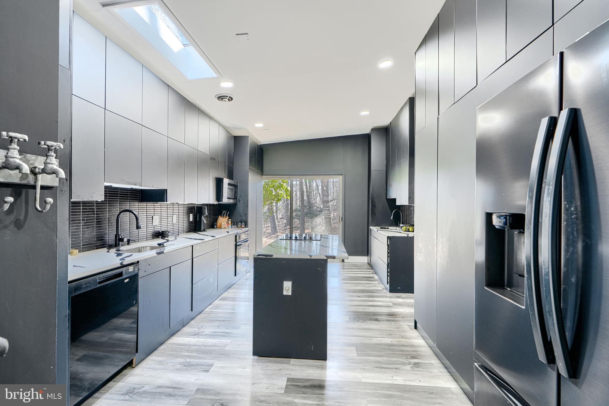 MIDFIELD - Residential