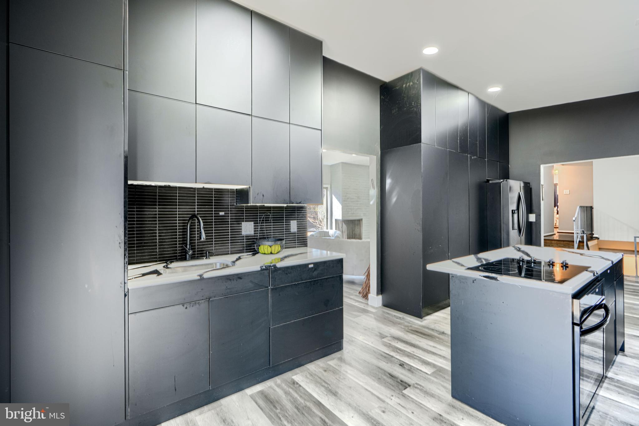 MIDFIELD - Residential