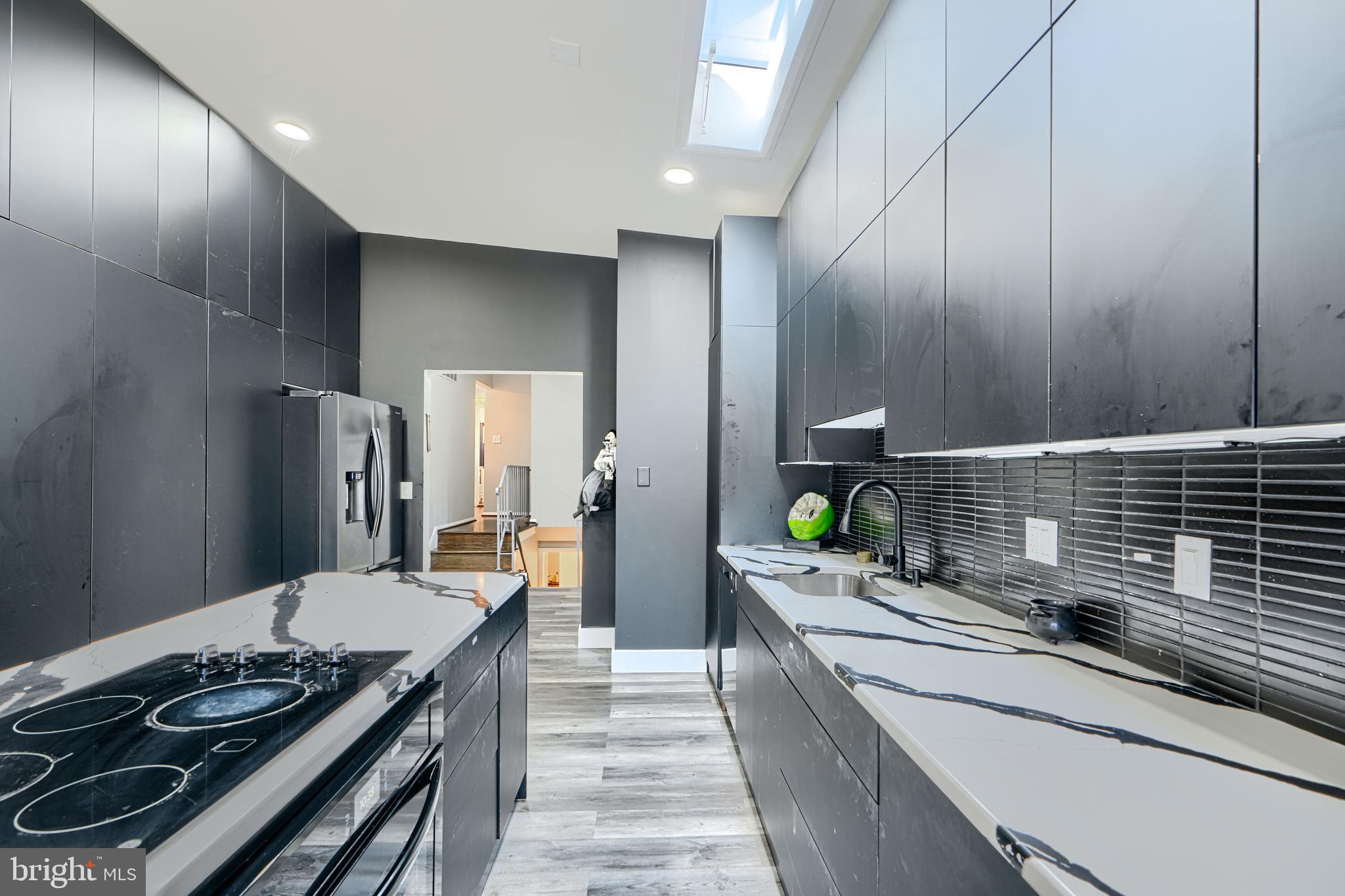 MIDFIELD - Residential