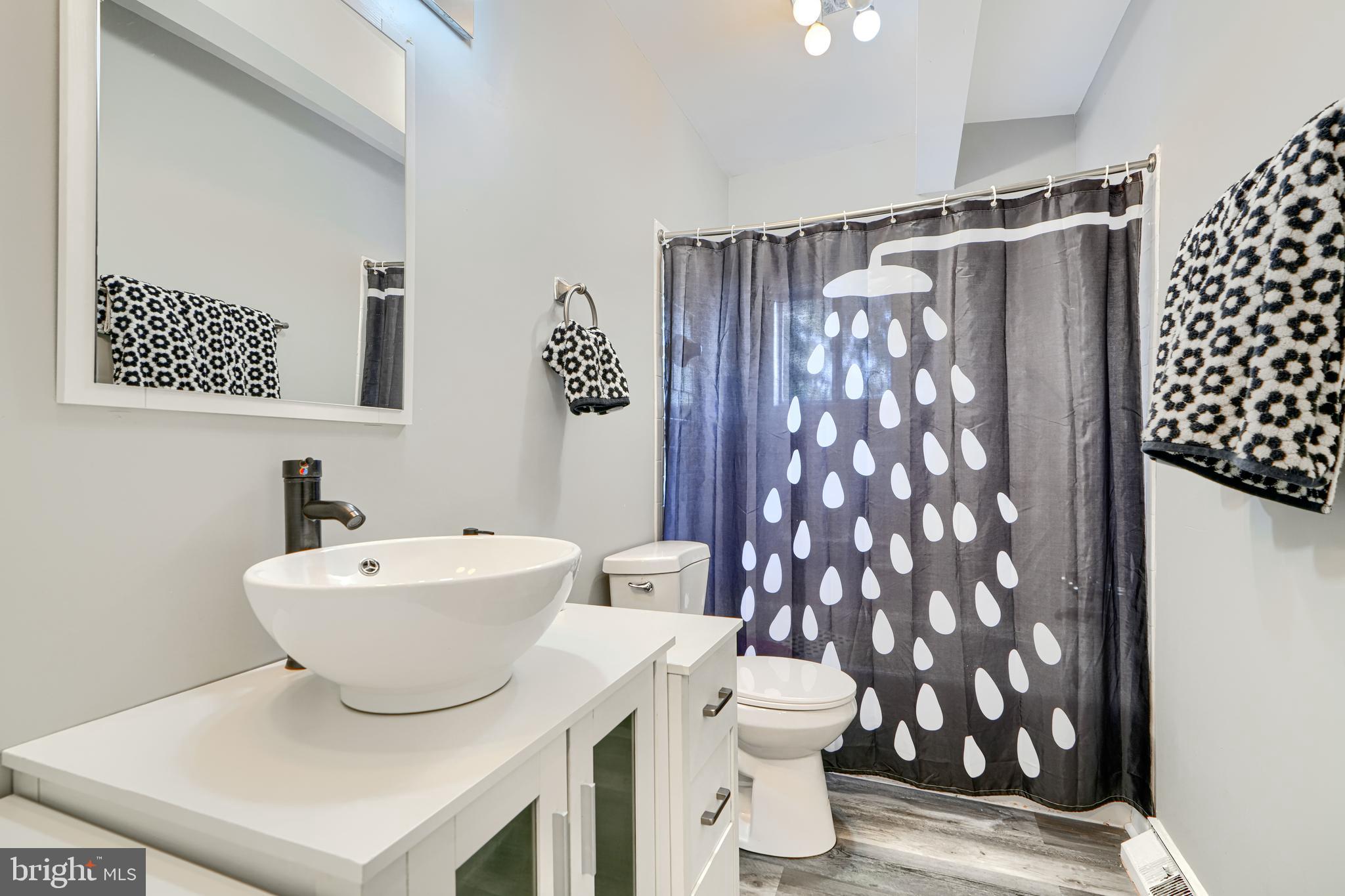 MIDFIELD - Residential