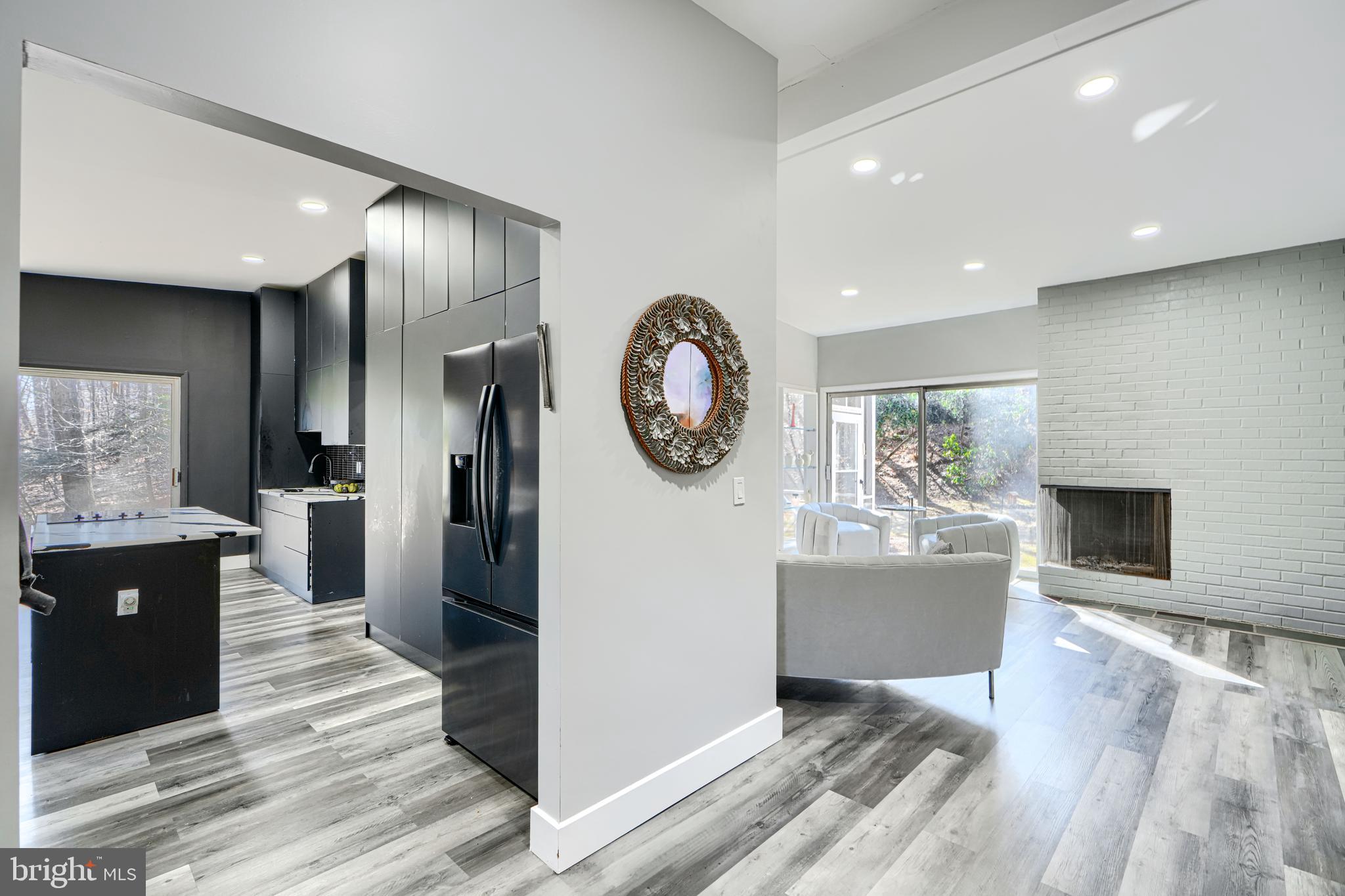 MIDFIELD - Residential