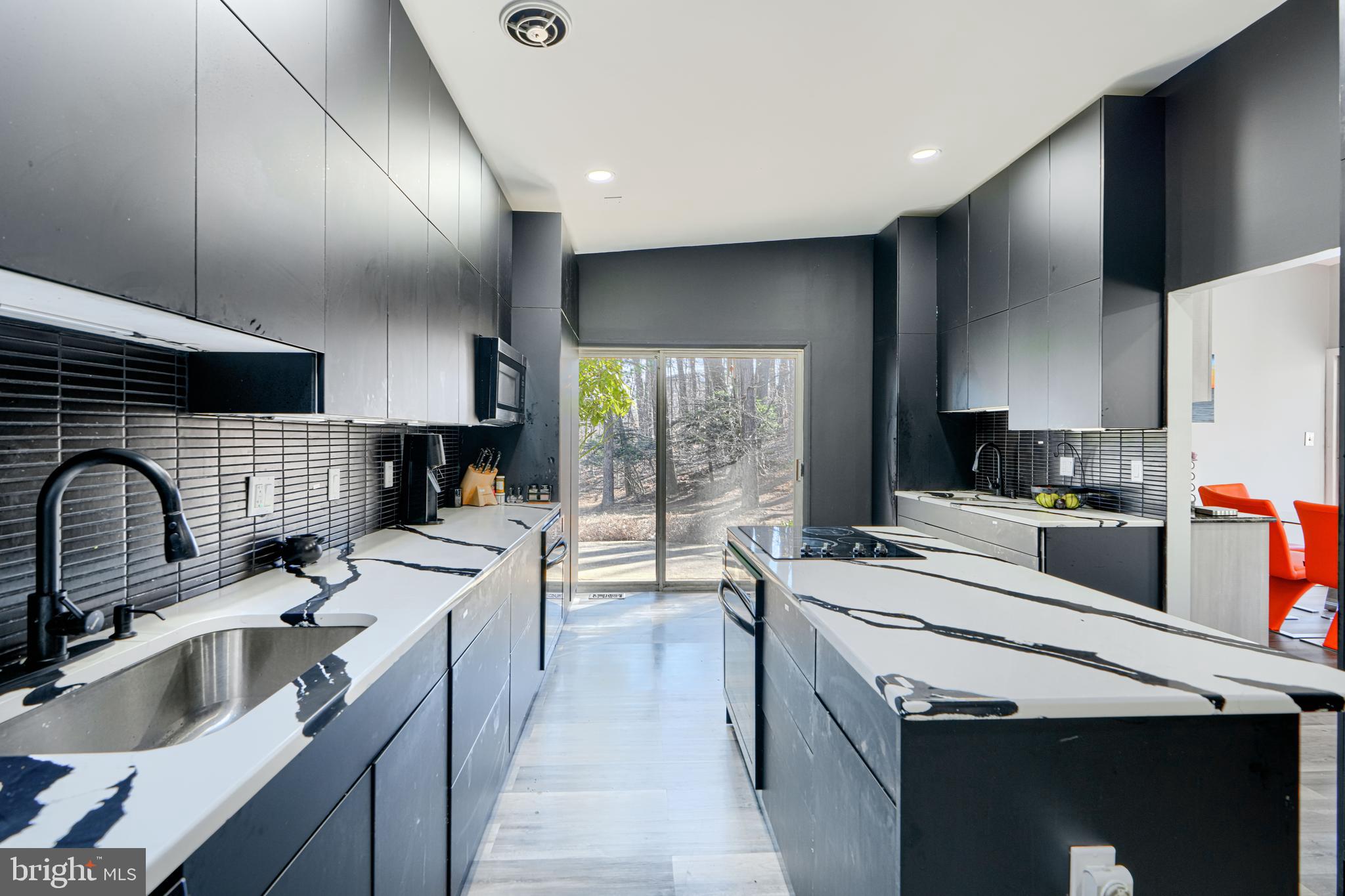 MIDFIELD - Residential