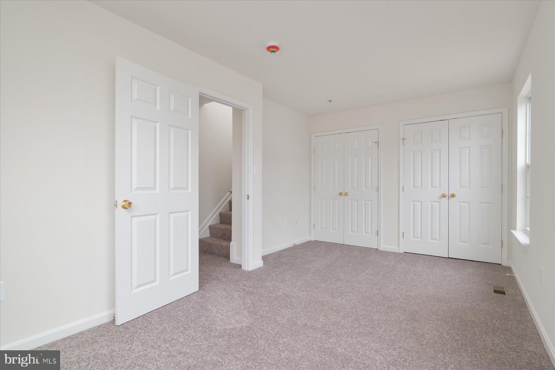 SEVEN OAKS - Residential