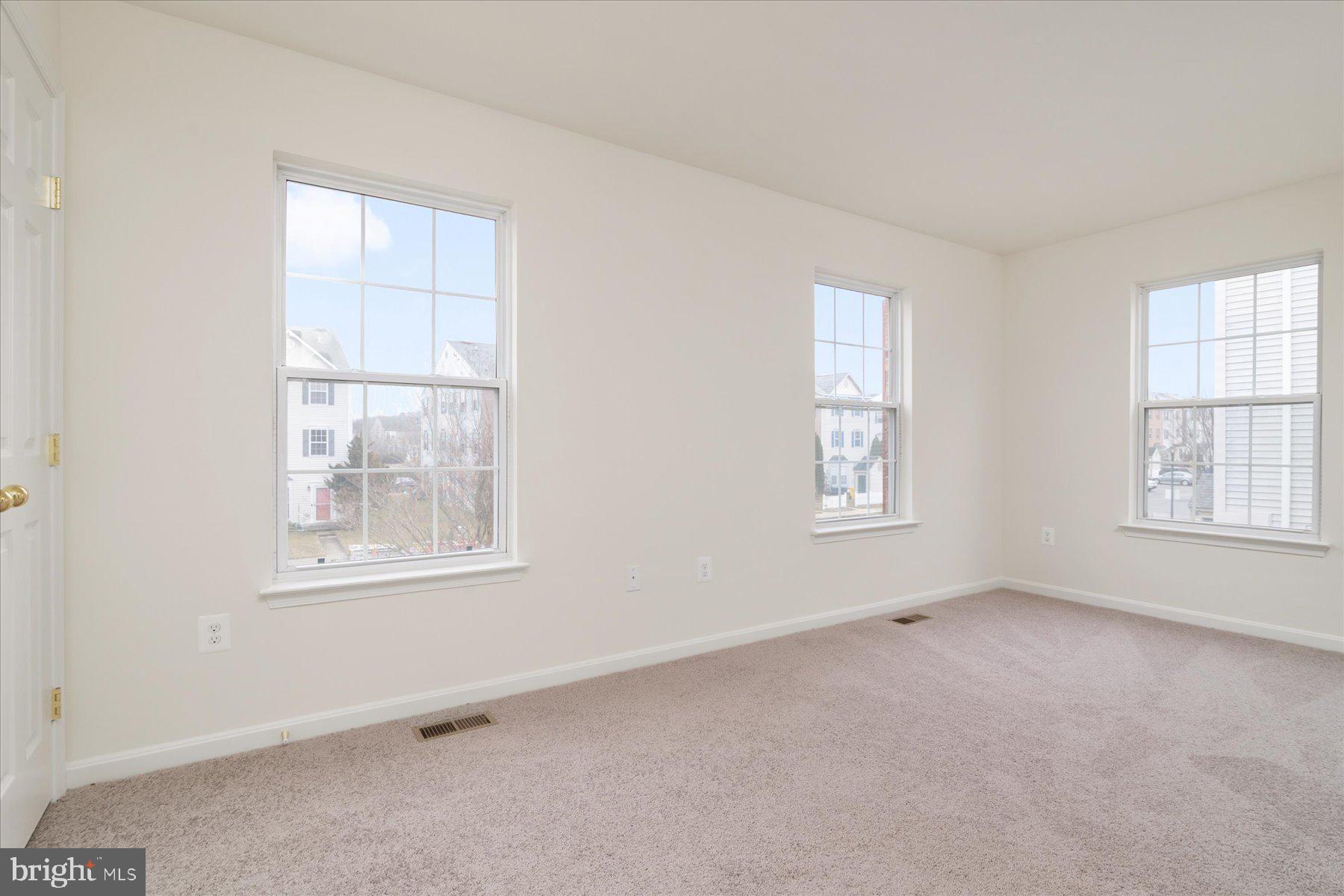 SEVEN OAKS - Residential