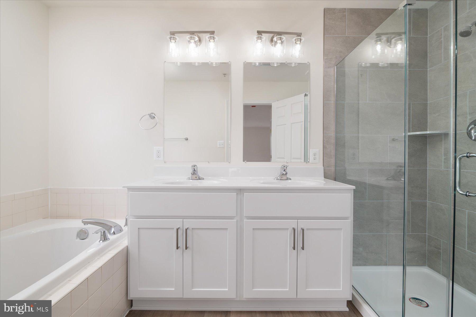 SEVEN OAKS - Residential