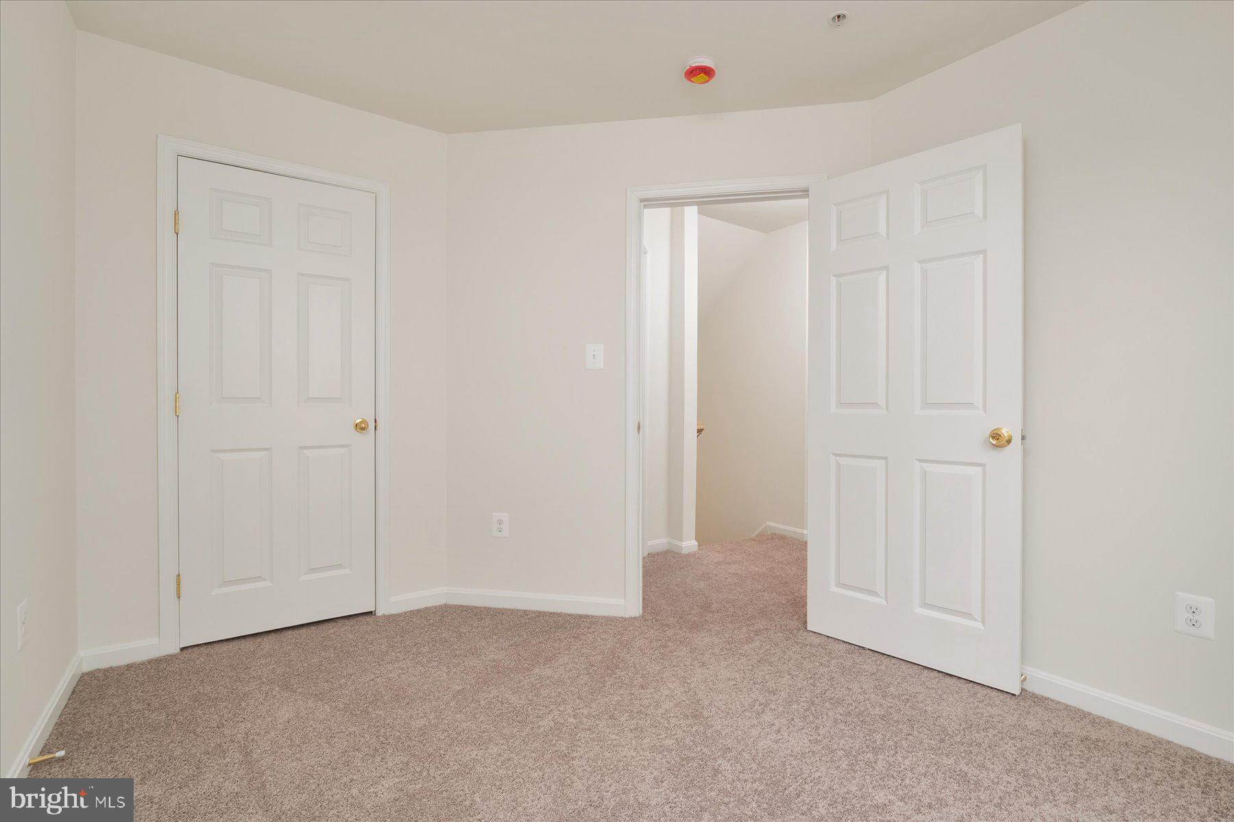 SEVEN OAKS - Residential