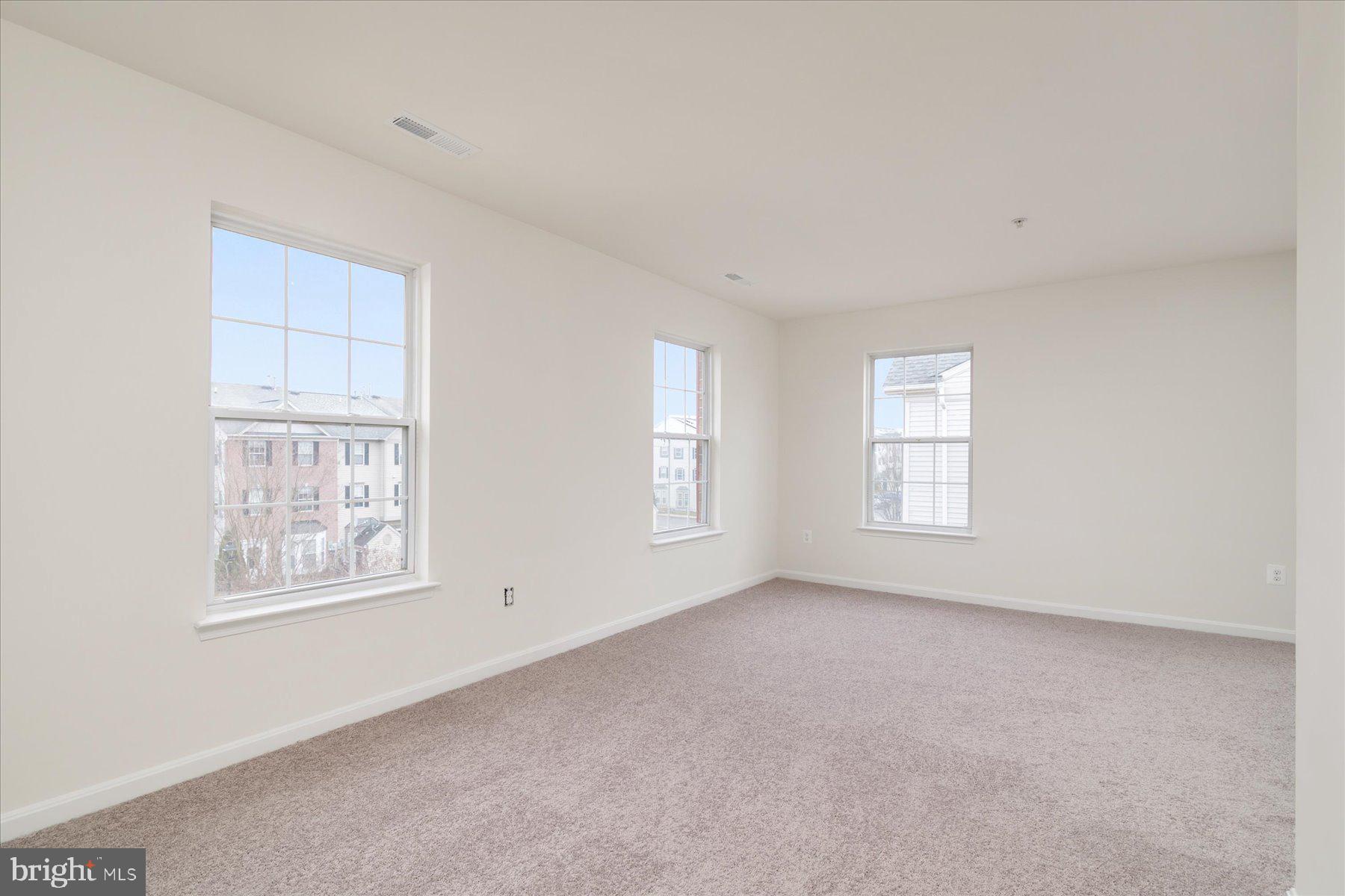 SEVEN OAKS - Residential