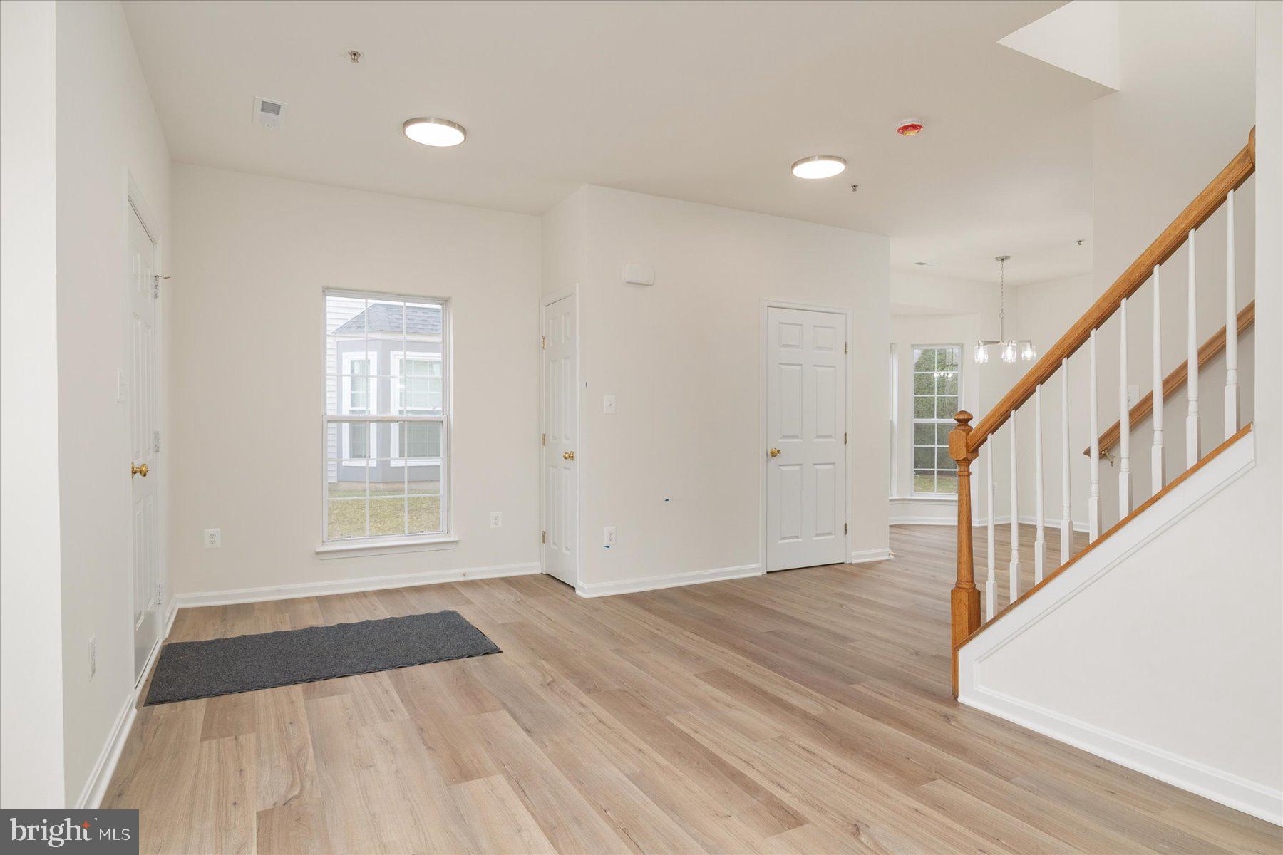 SEVEN OAKS - Residential