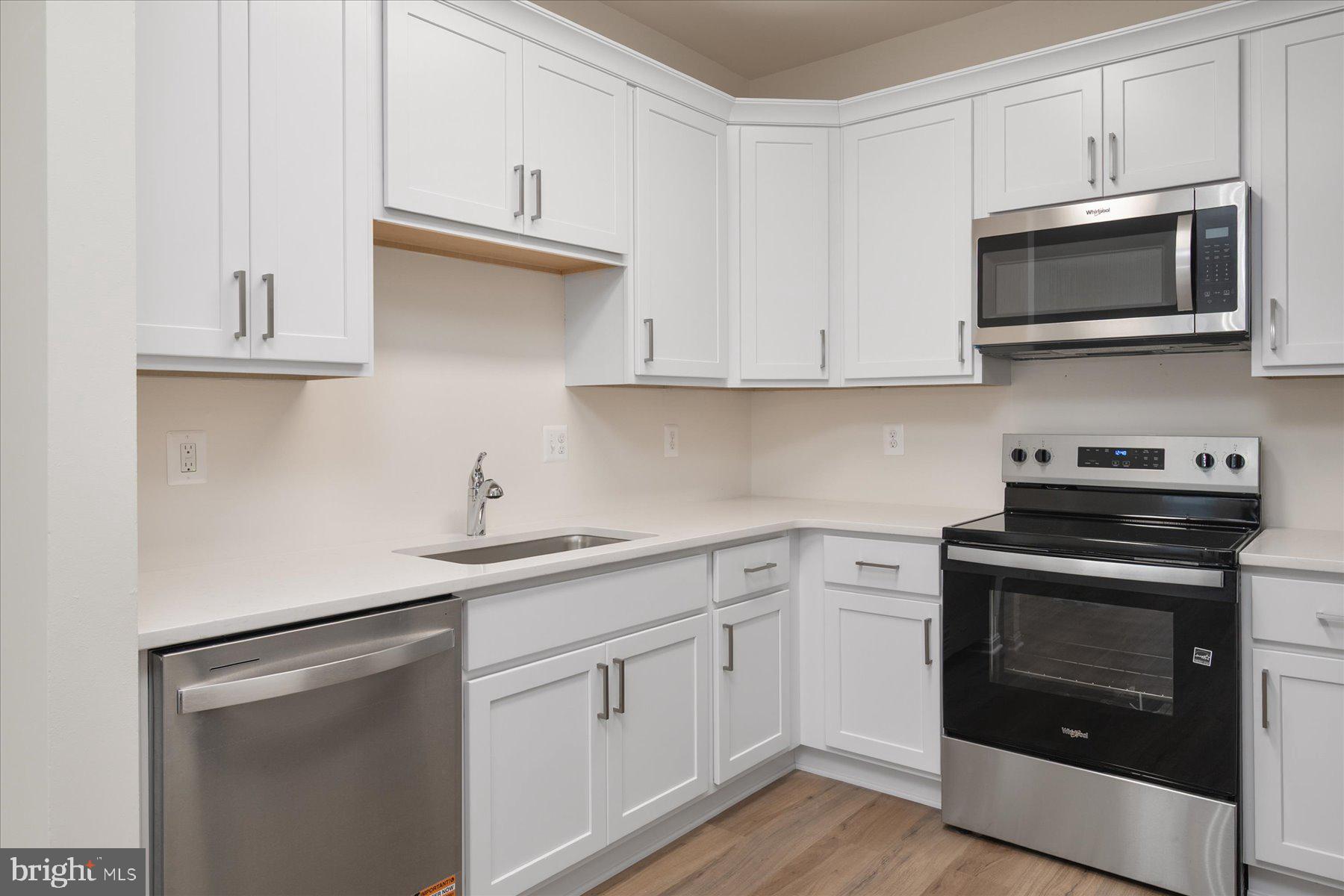 SEVEN OAKS - Residential