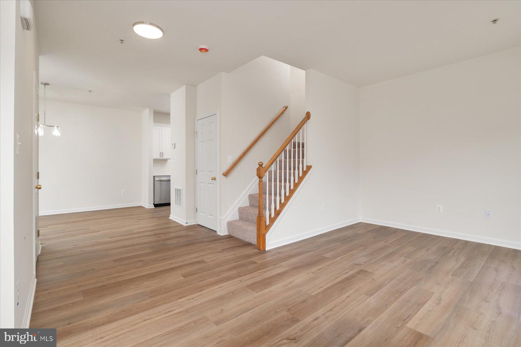 SEVEN OAKS - Residential