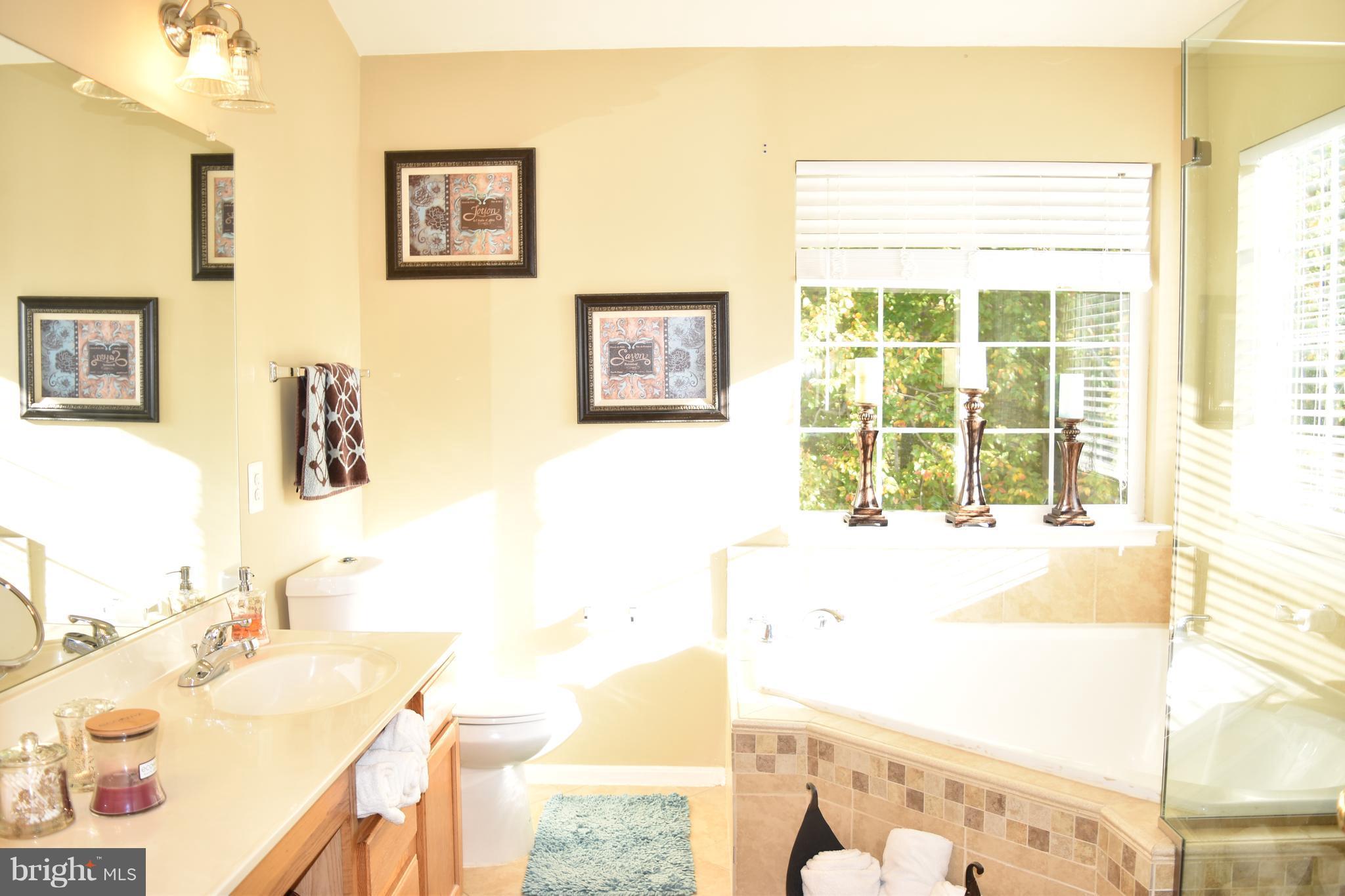 EAST HAMPTON - Residential