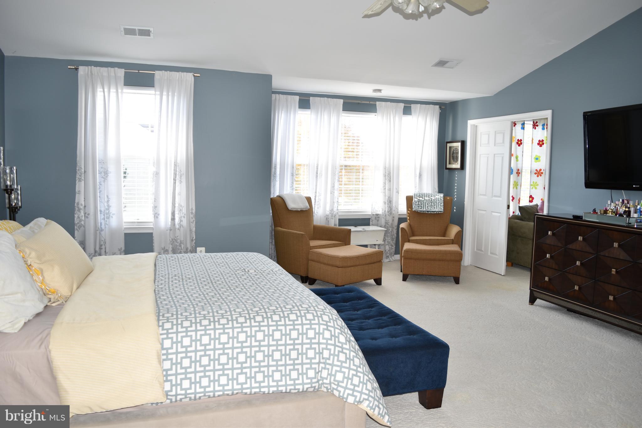 EAST HAMPTON - Residential