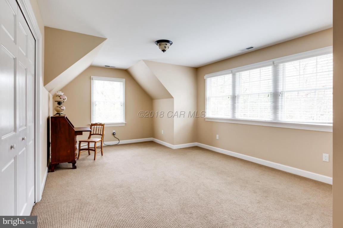 KENSINGTON WOODS - Residential