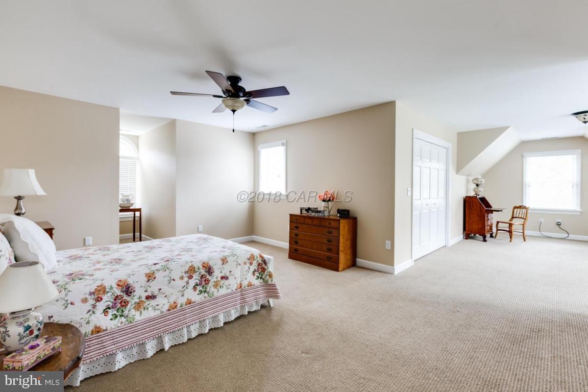 KENSINGTON WOODS - Residential