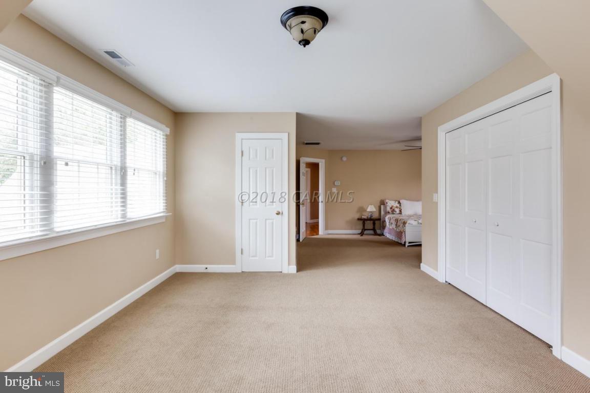 KENSINGTON WOODS - Residential