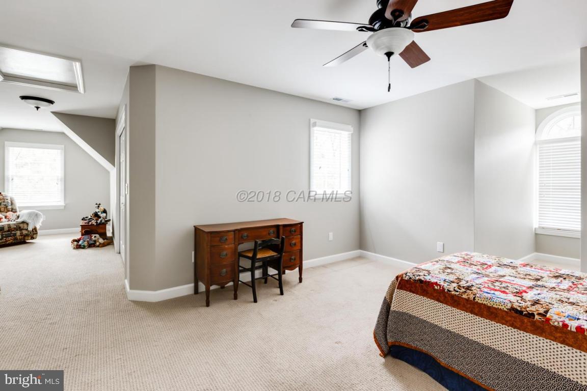 KENSINGTON WOODS - Residential