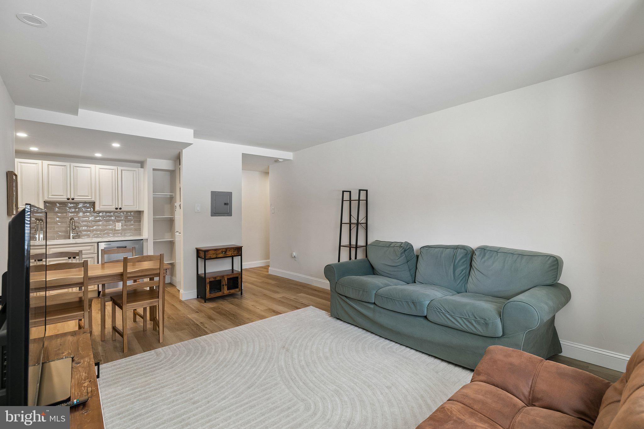 2101 CHESTNUT STREET 303