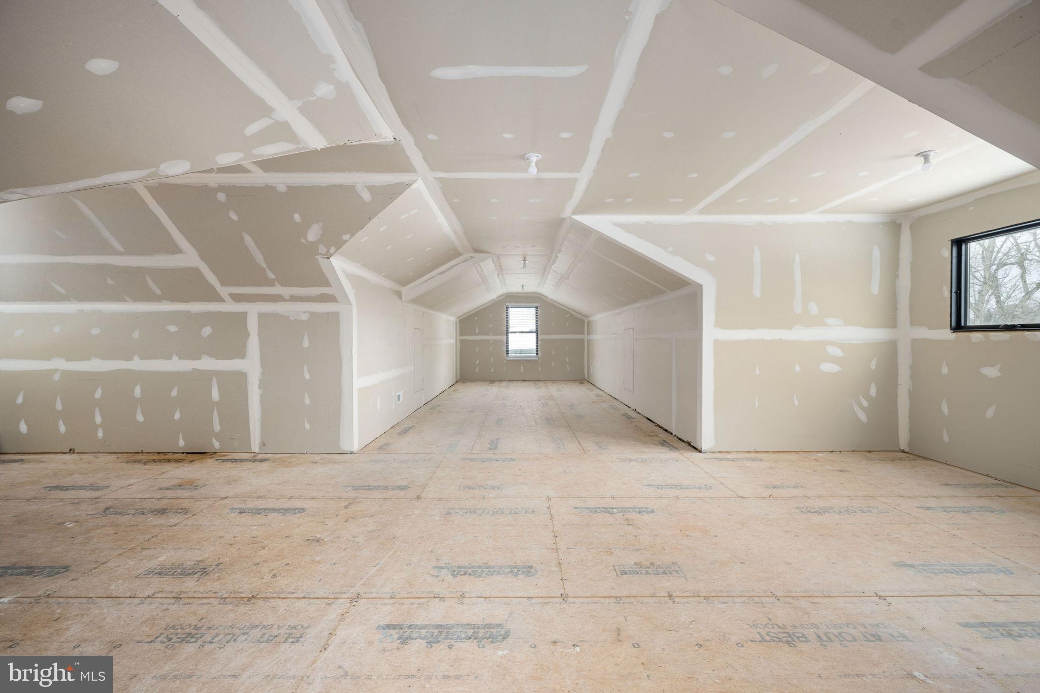 EAST VIENNA WOODS - Residential