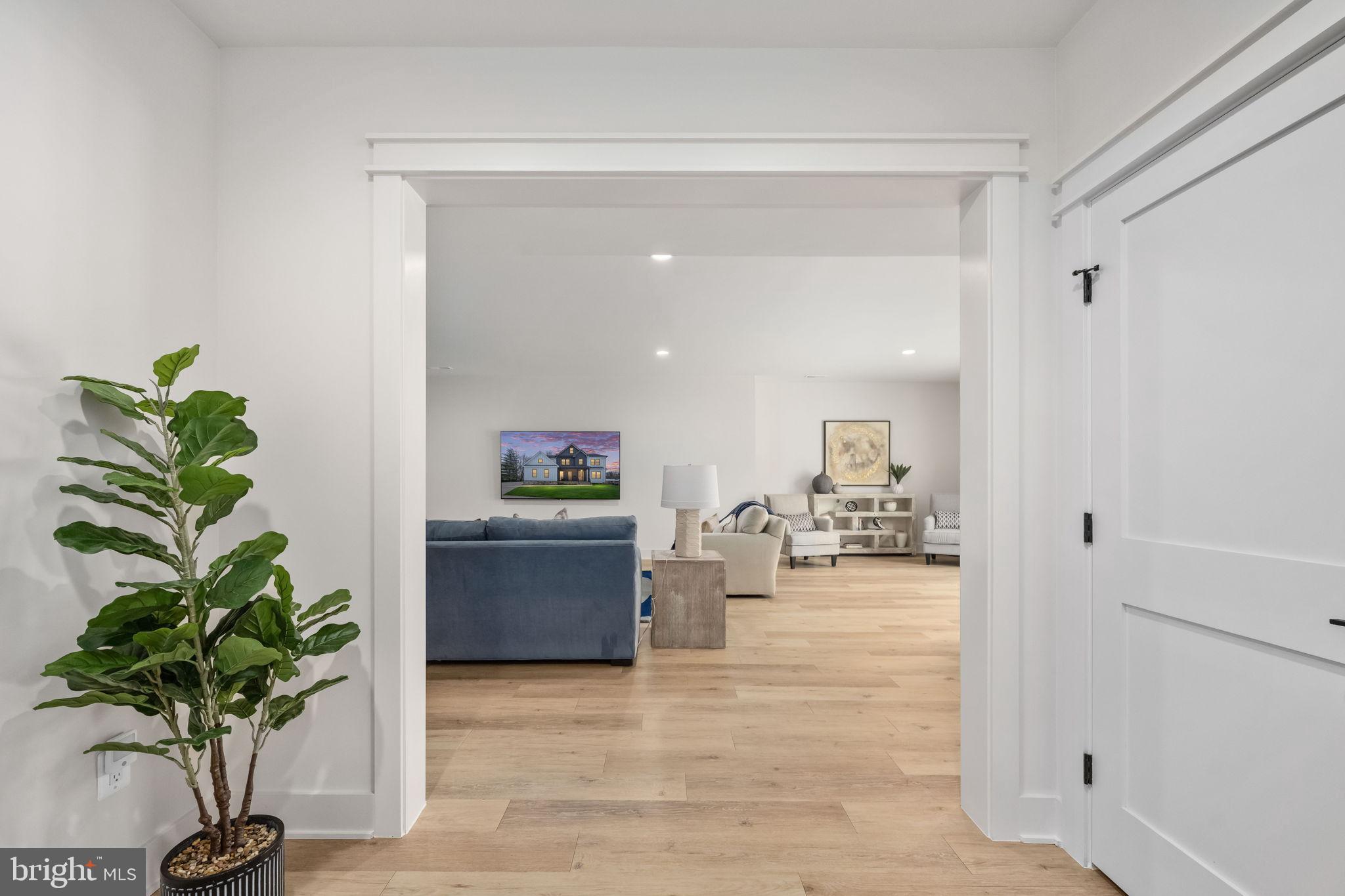 EAST VIENNA WOODS - Residential