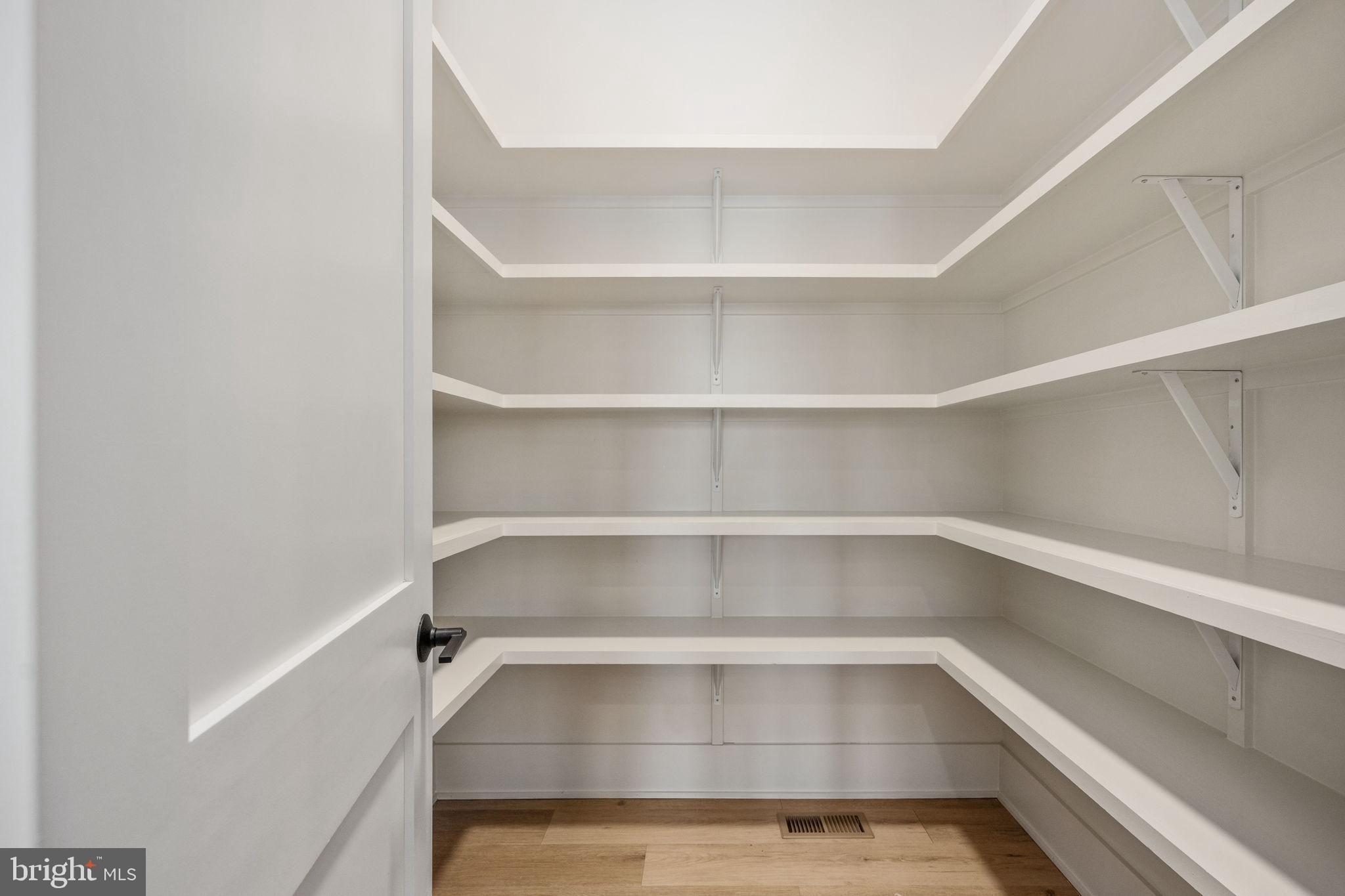 EAST VIENNA WOODS - Residential