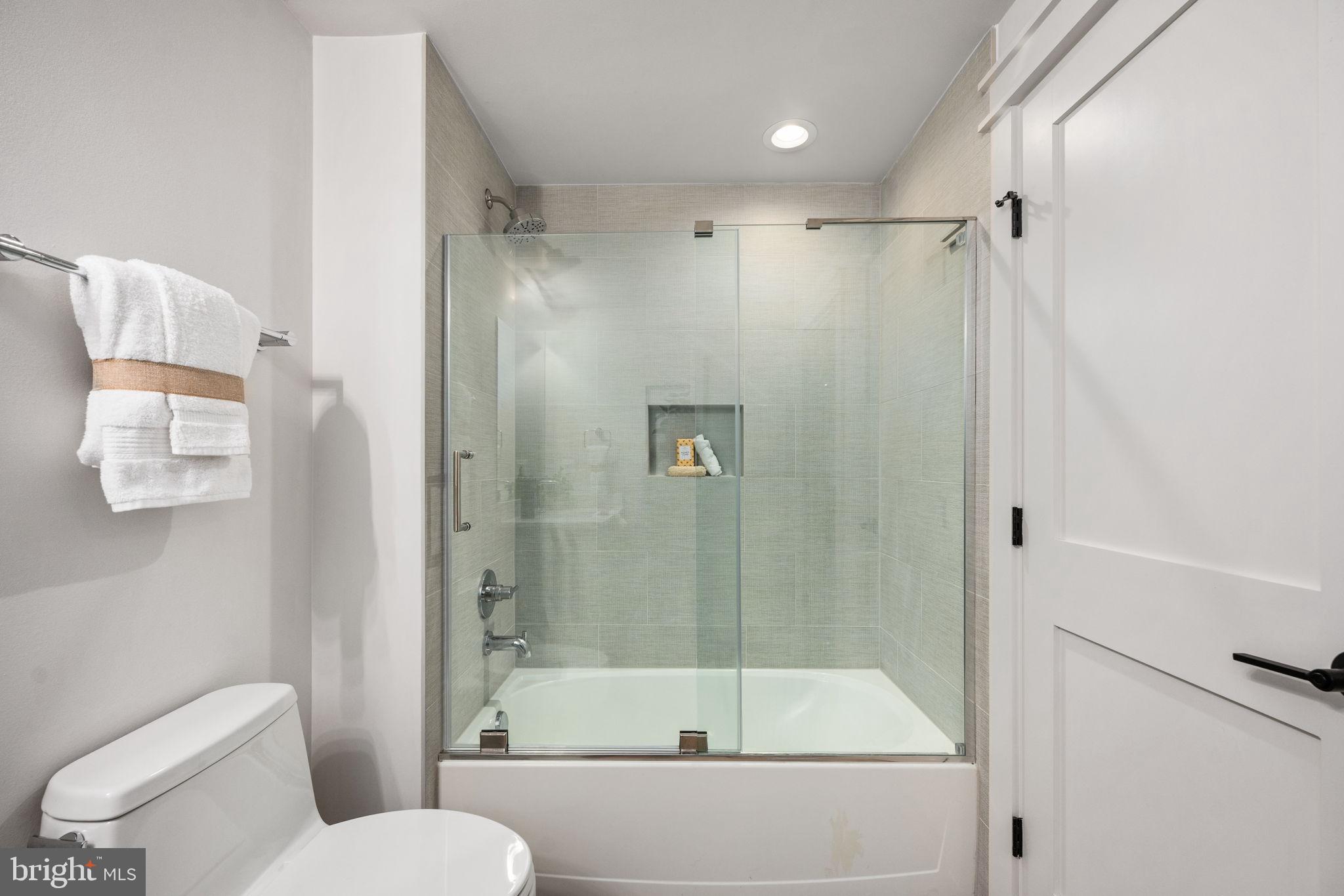 EAST VIENNA WOODS - Residential