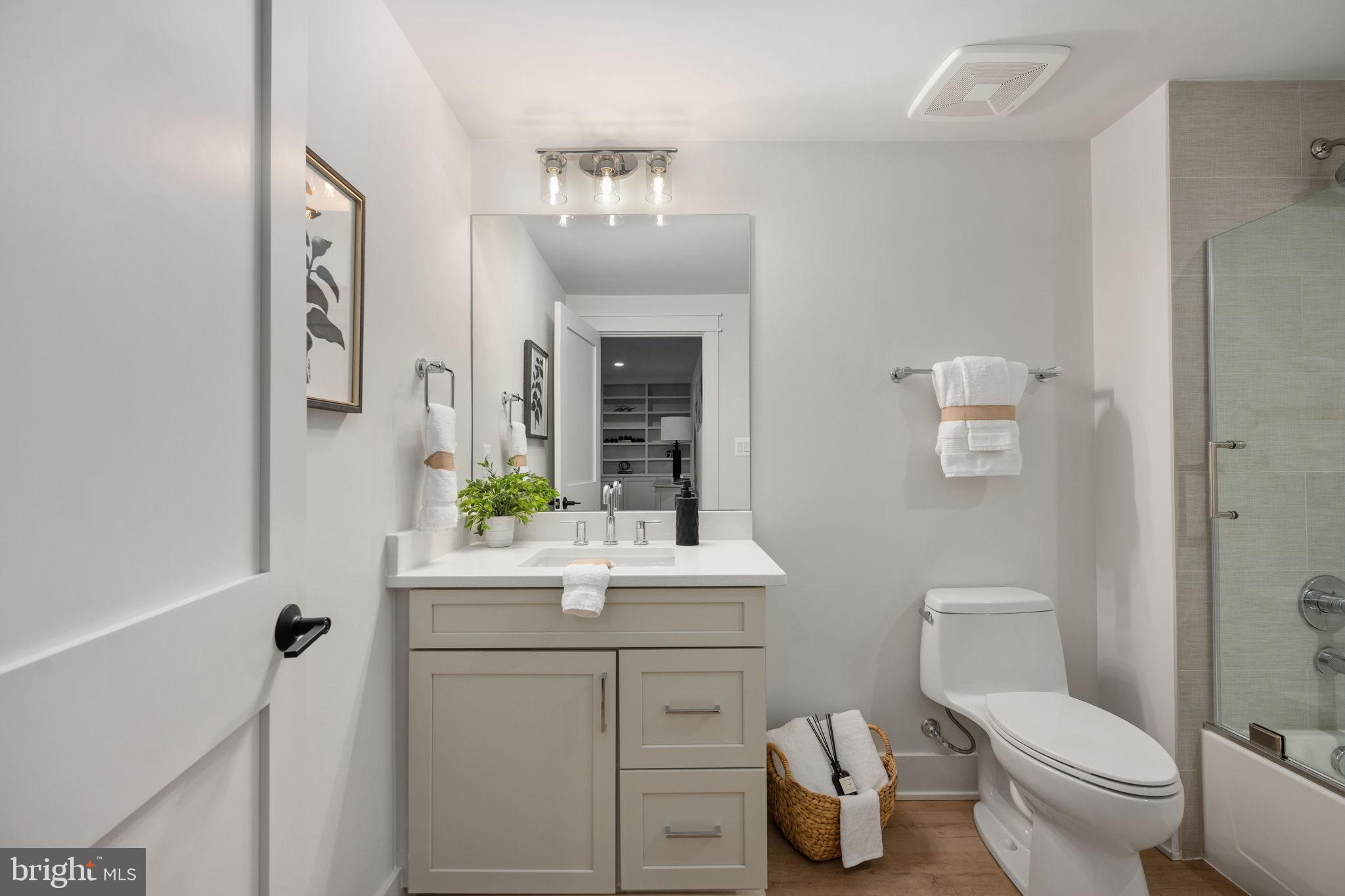 EAST VIENNA WOODS - Residential