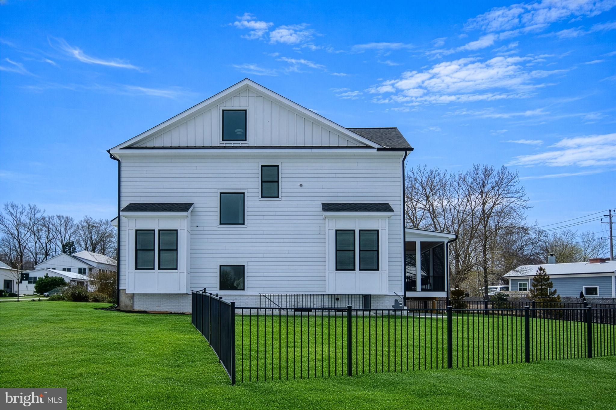 EAST VIENNA WOODS - Residential