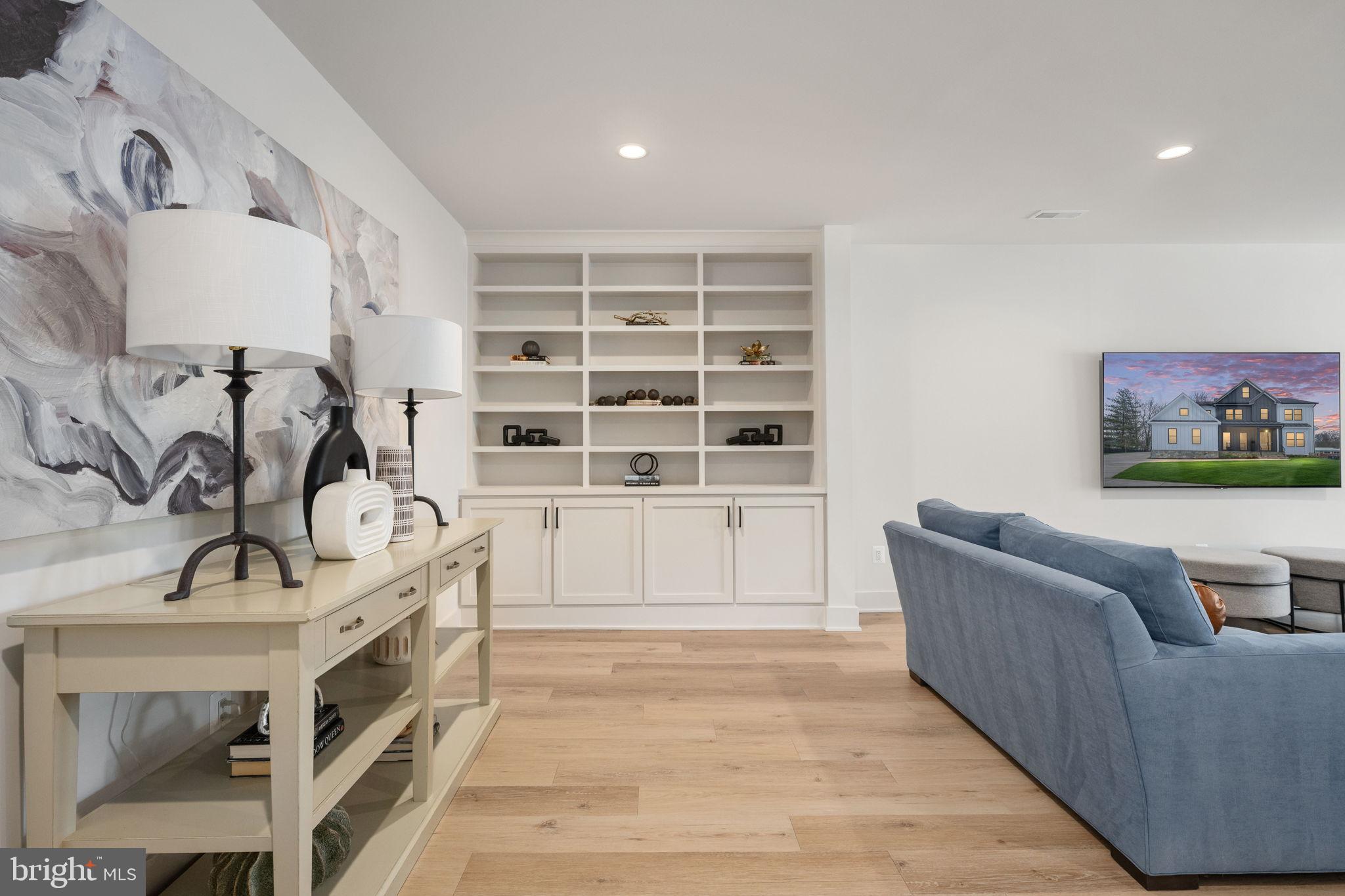 EAST VIENNA WOODS - Residential