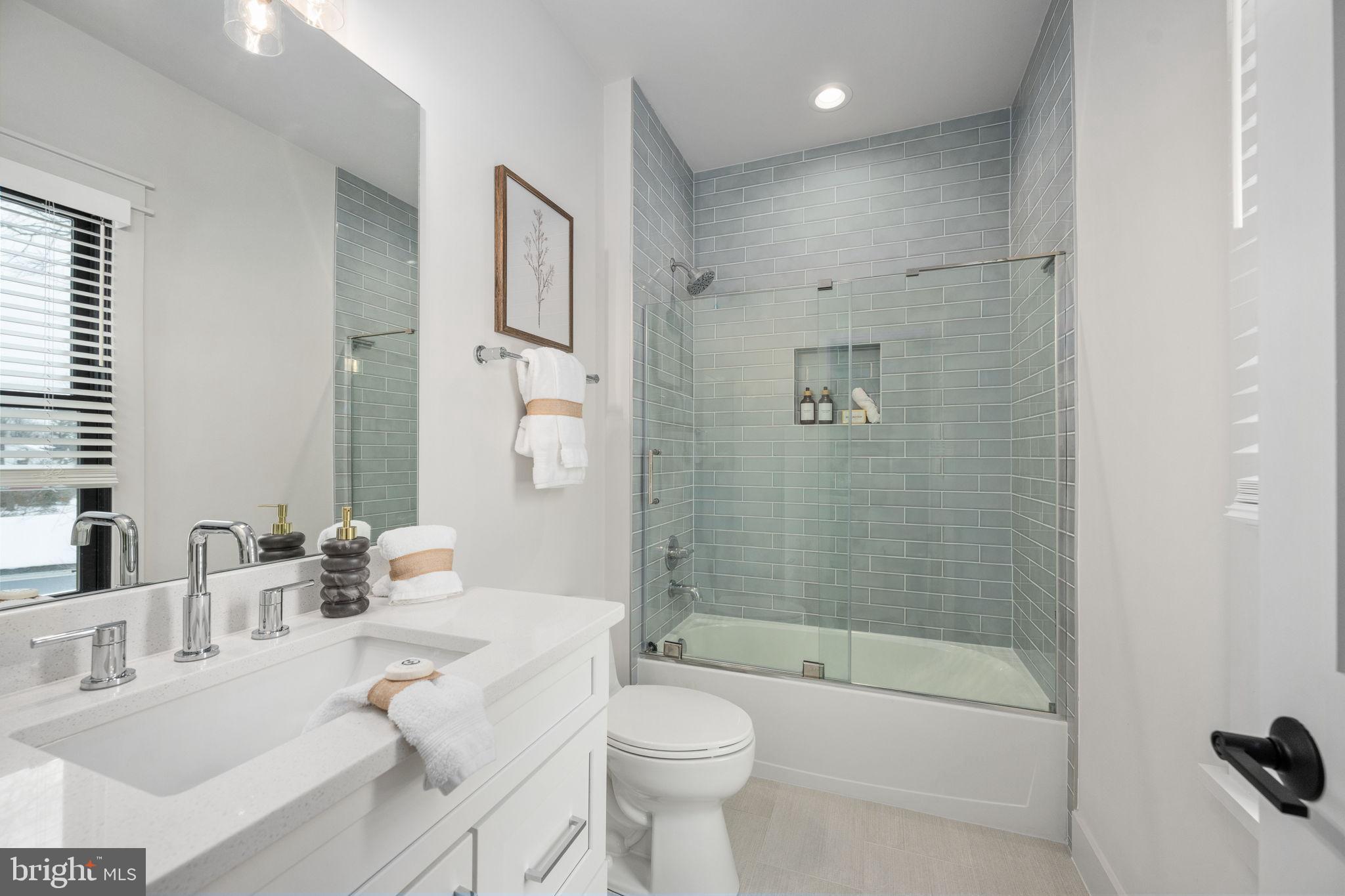 EAST VIENNA WOODS - Residential