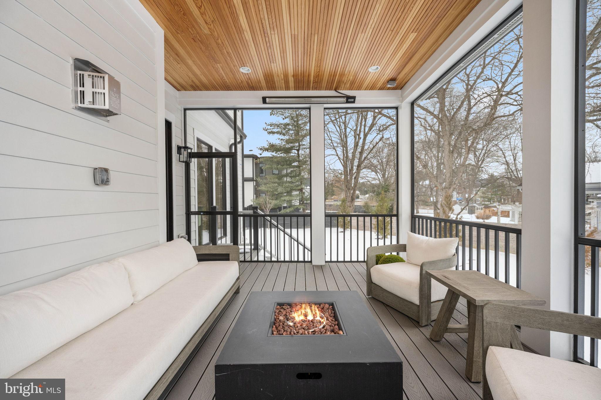 EAST VIENNA WOODS - Residential