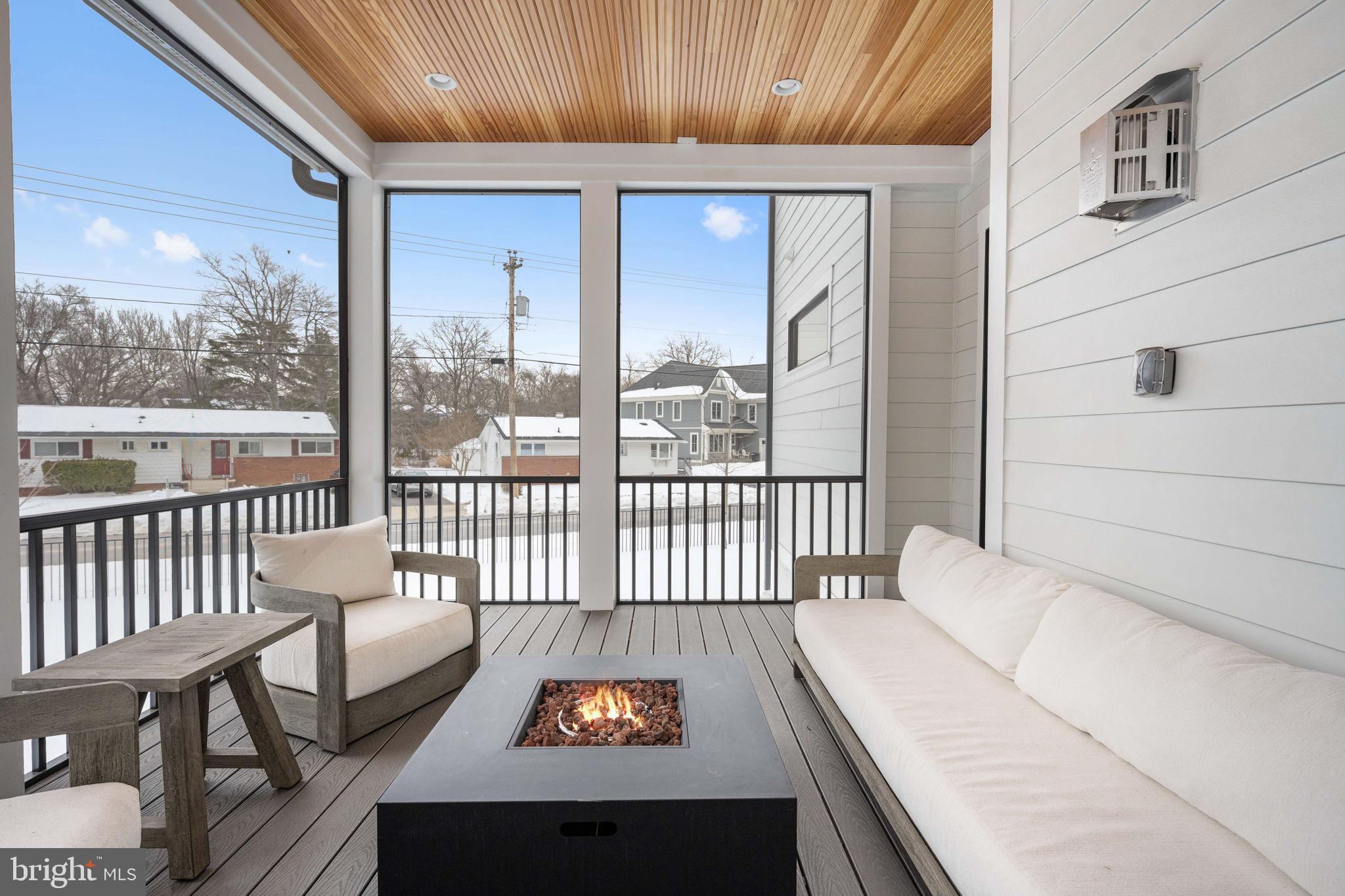 EAST VIENNA WOODS - Residential