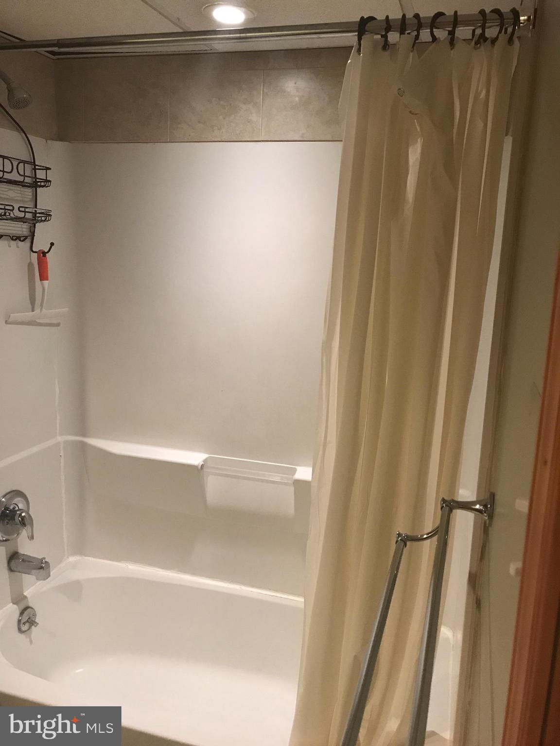 HAVERFORD HILL - Residential