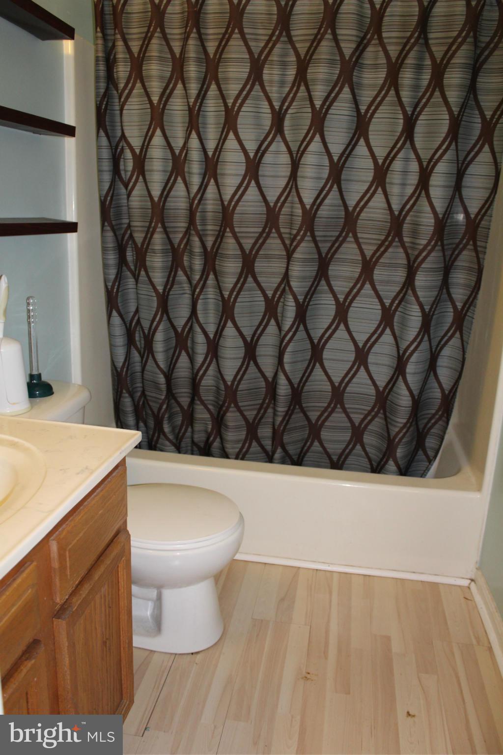 LAKE CAROLINE - Residential Lease