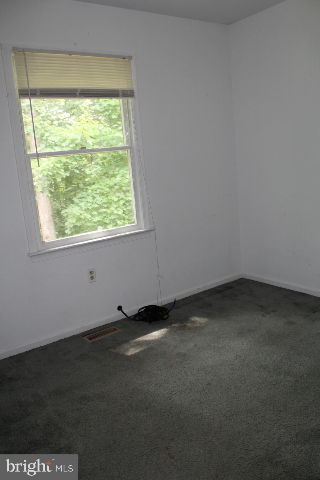 LAKE CAROLINE - Residential Lease