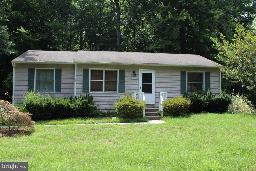 Cozy on level living located in beautiful Lake Caroline gated community features 3 bed/2 bath, ceiling fans. Separate master bath, walk in closet. Deck with plenty of trees for shade! NO PETS