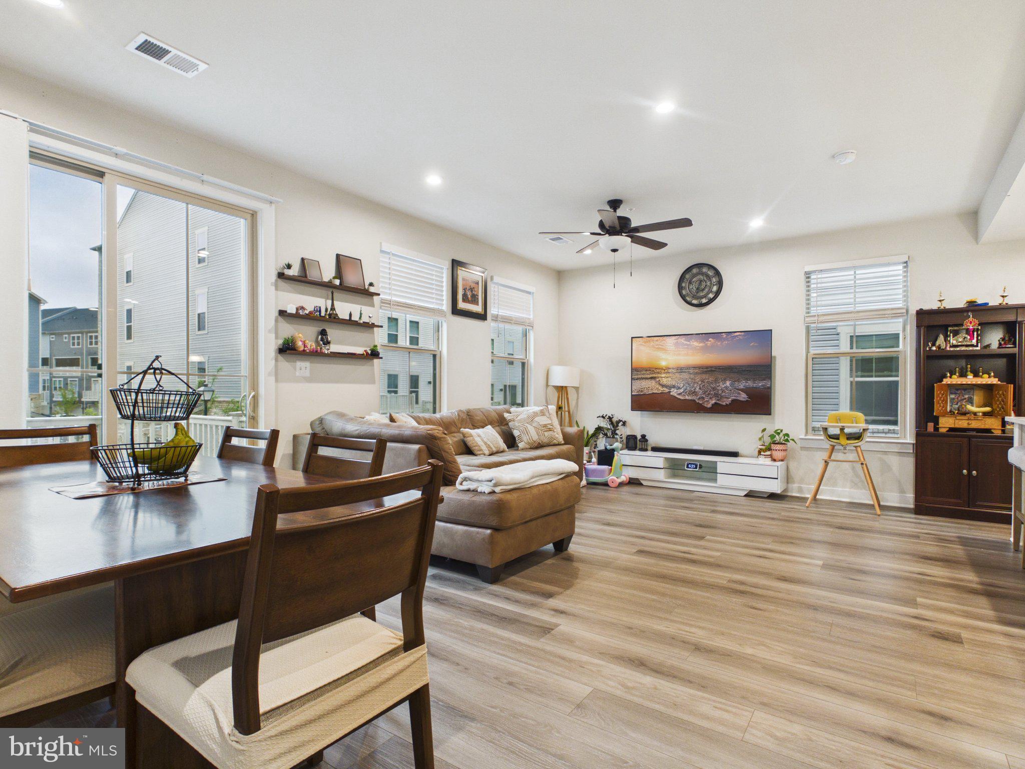 ARCOLA TOWN CENTER CONDO - Residential
