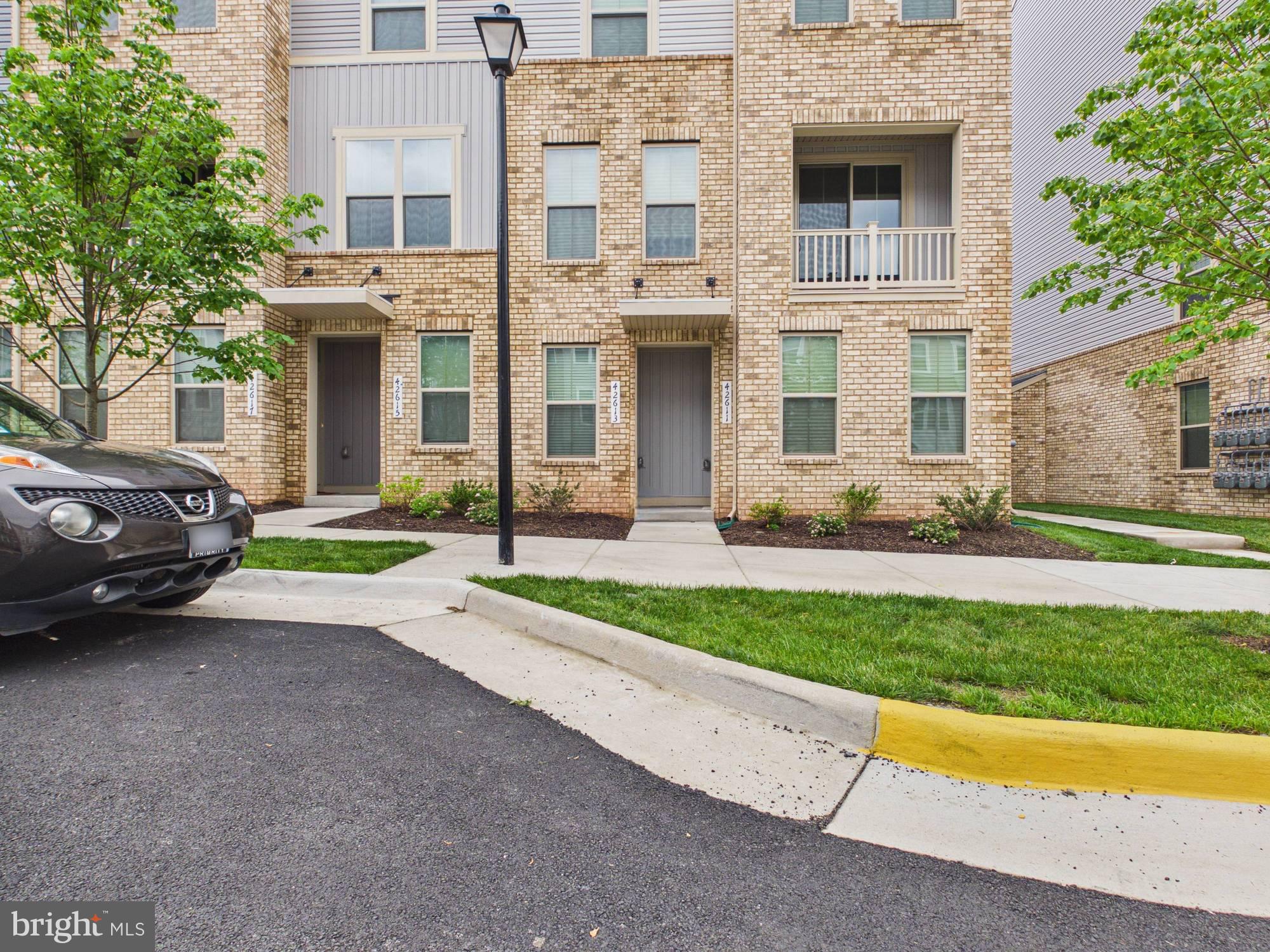 ARCOLA TOWN CENTER CONDO - Residential