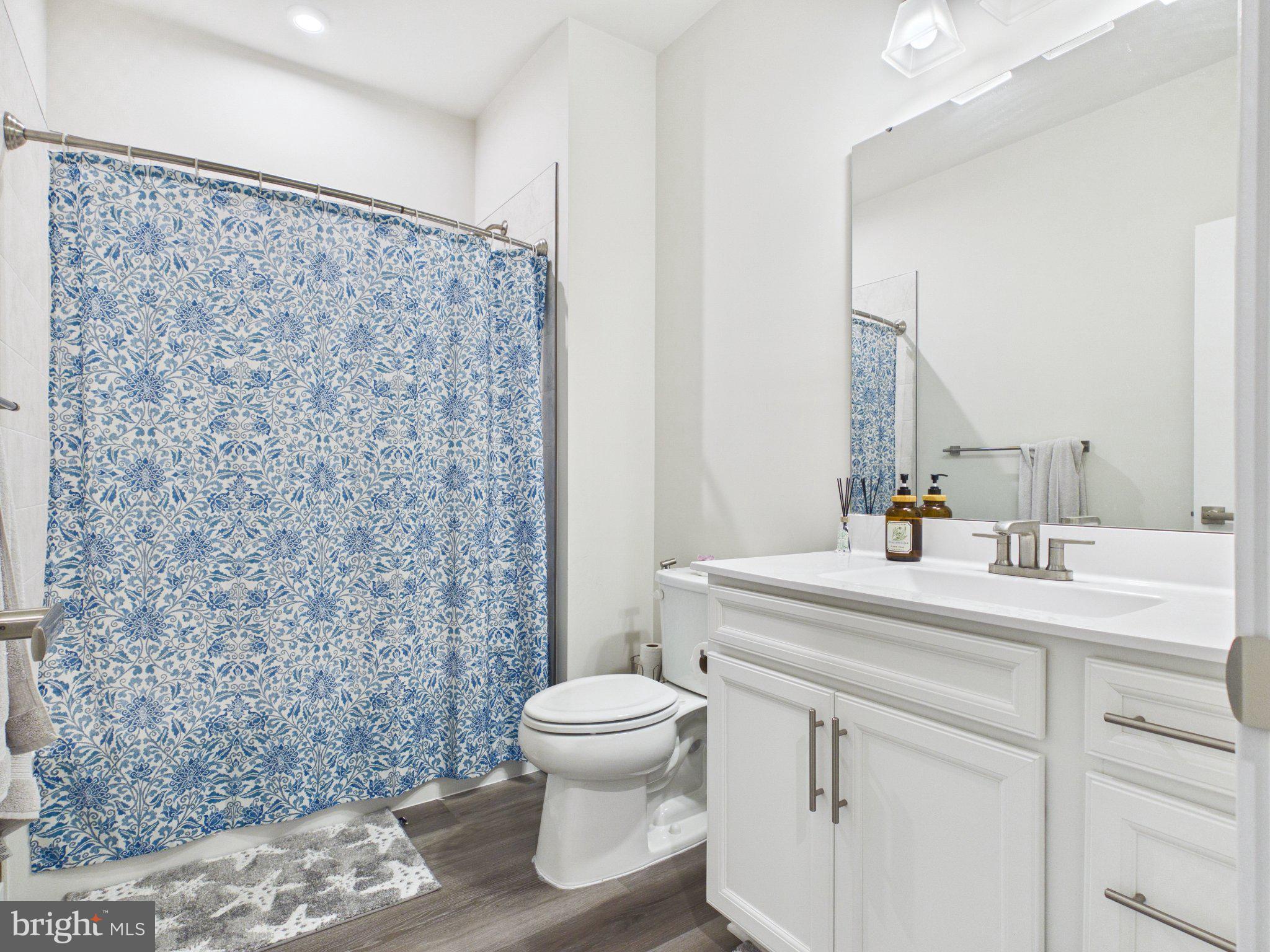 ARCOLA TOWN CENTER CONDO - Residential