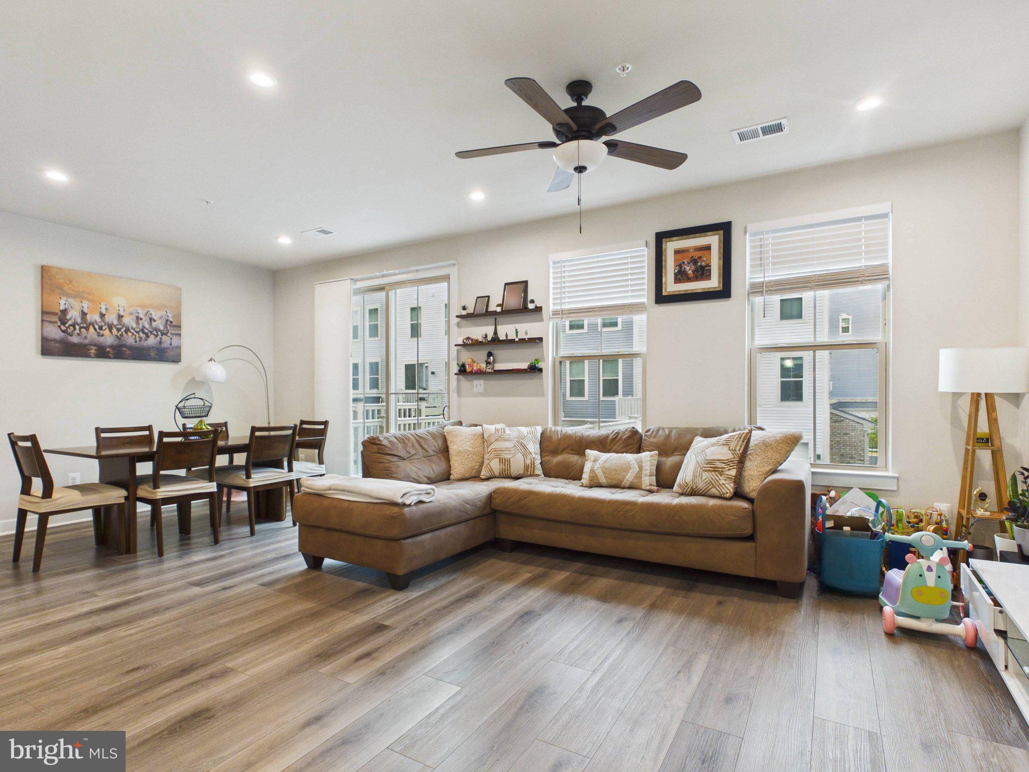 ARCOLA TOWN CENTER CONDO - Residential