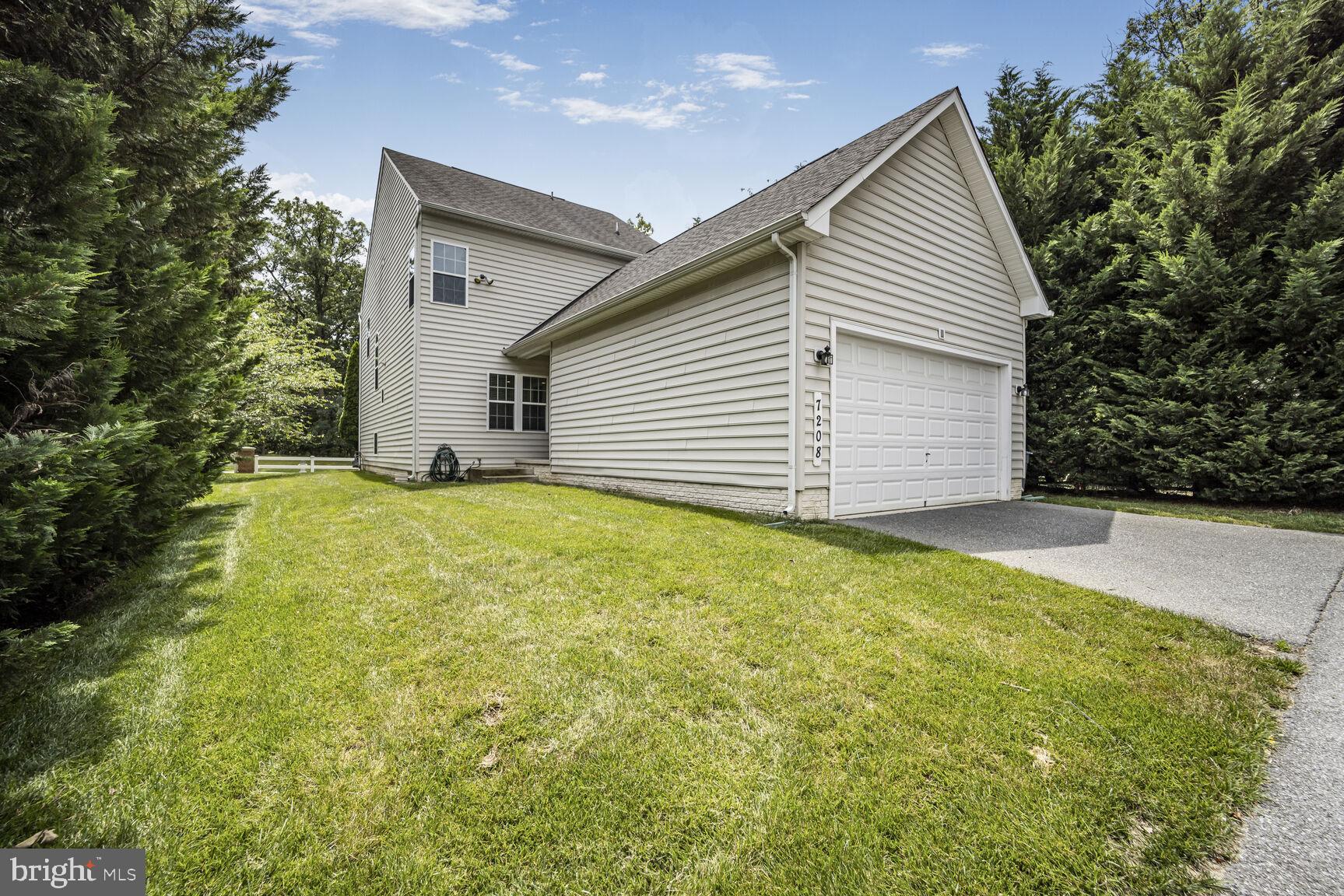 THE CRESCENT AT CHERRY LANE - Residential