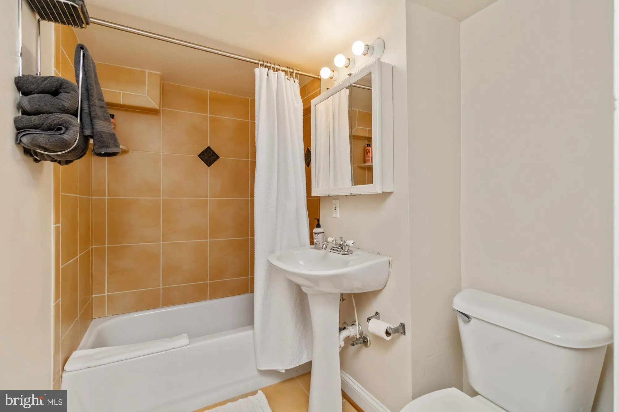 Baltimore, Maryland 21230, United States, 5 Bedrooms Bedrooms, ,5 BathroomsBathrooms,Residential,Active,35861