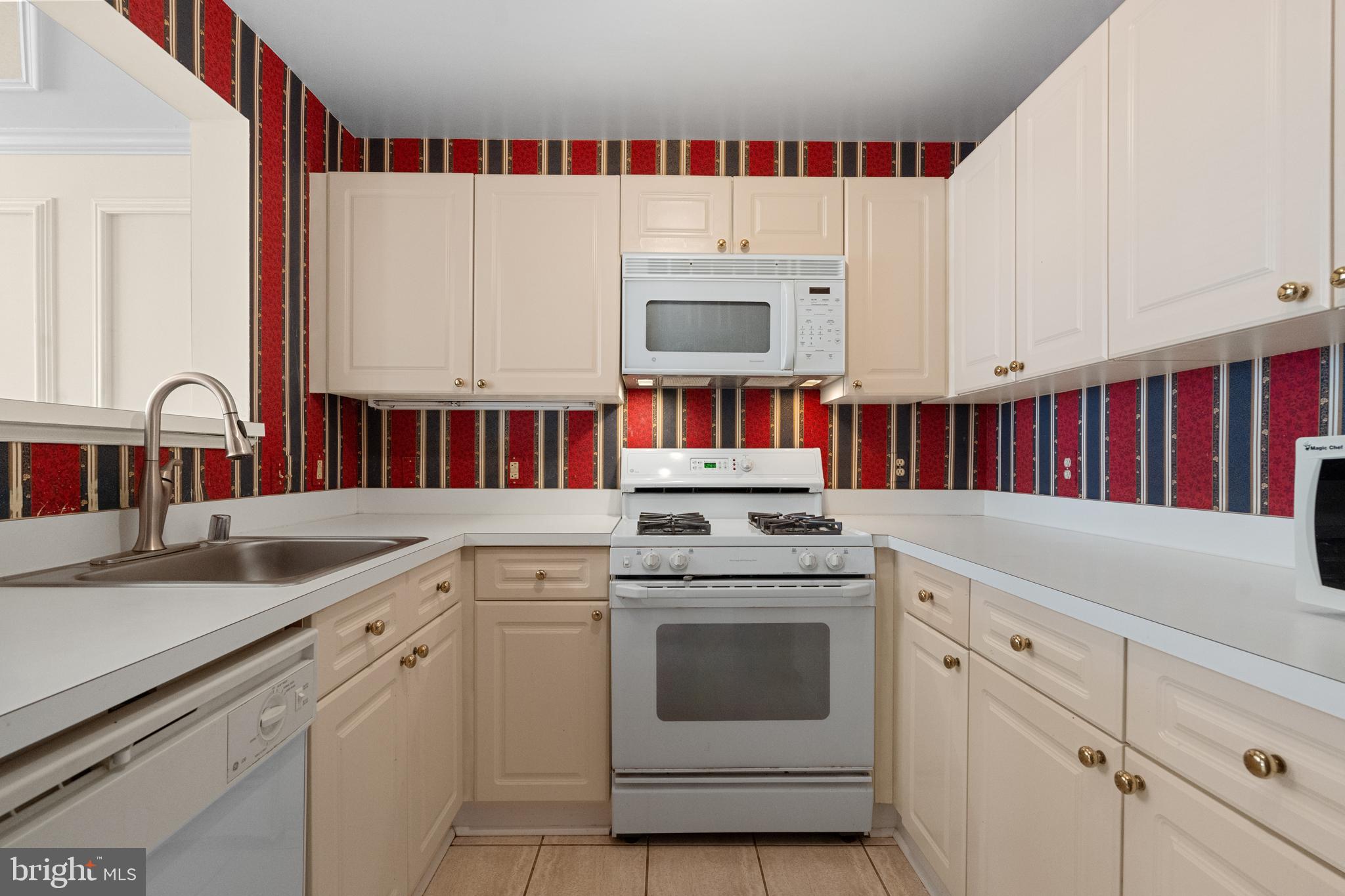 LILLIAN COURT AT TYSONS - Residential