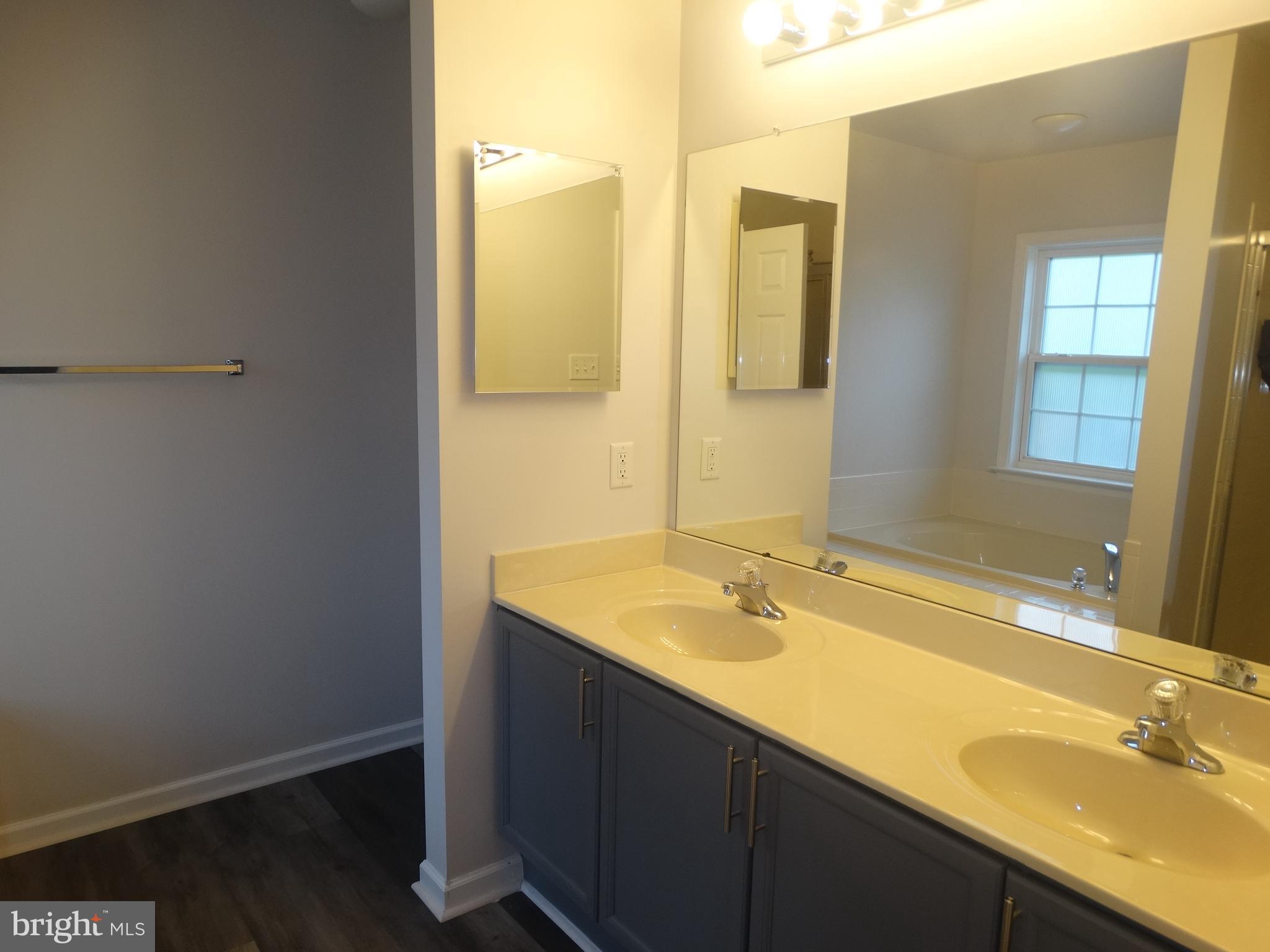 WHISPERING HILLS - Residential