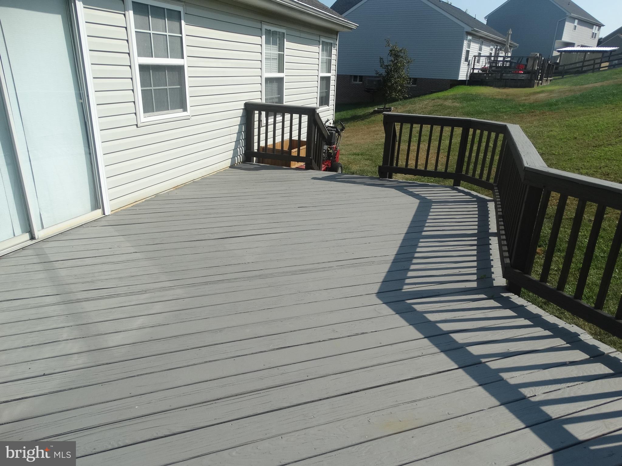 WHISPERING HILLS - Residential