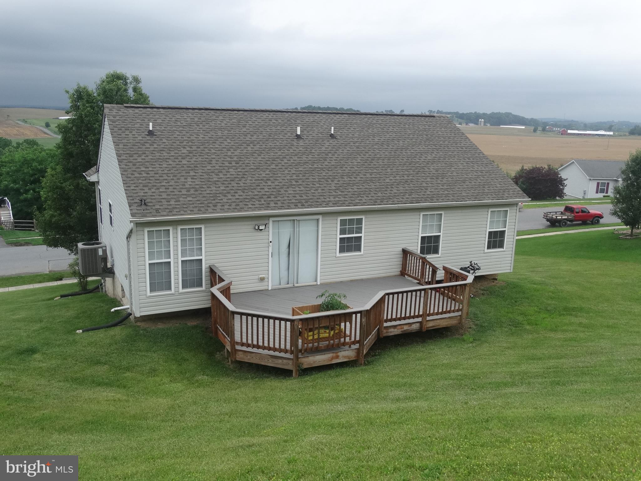 WHISPERING HILLS - Residential