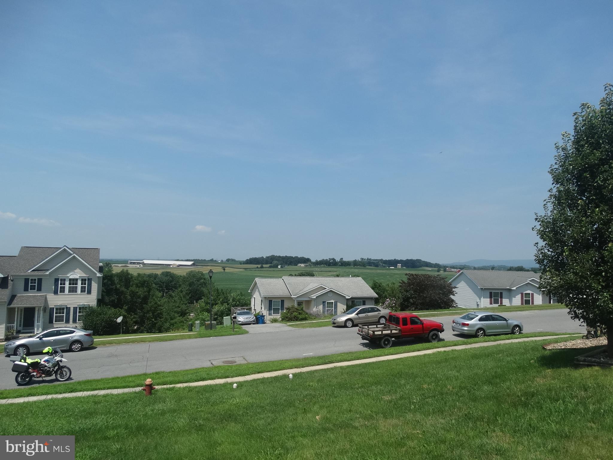 WHISPERING HILLS - Residential